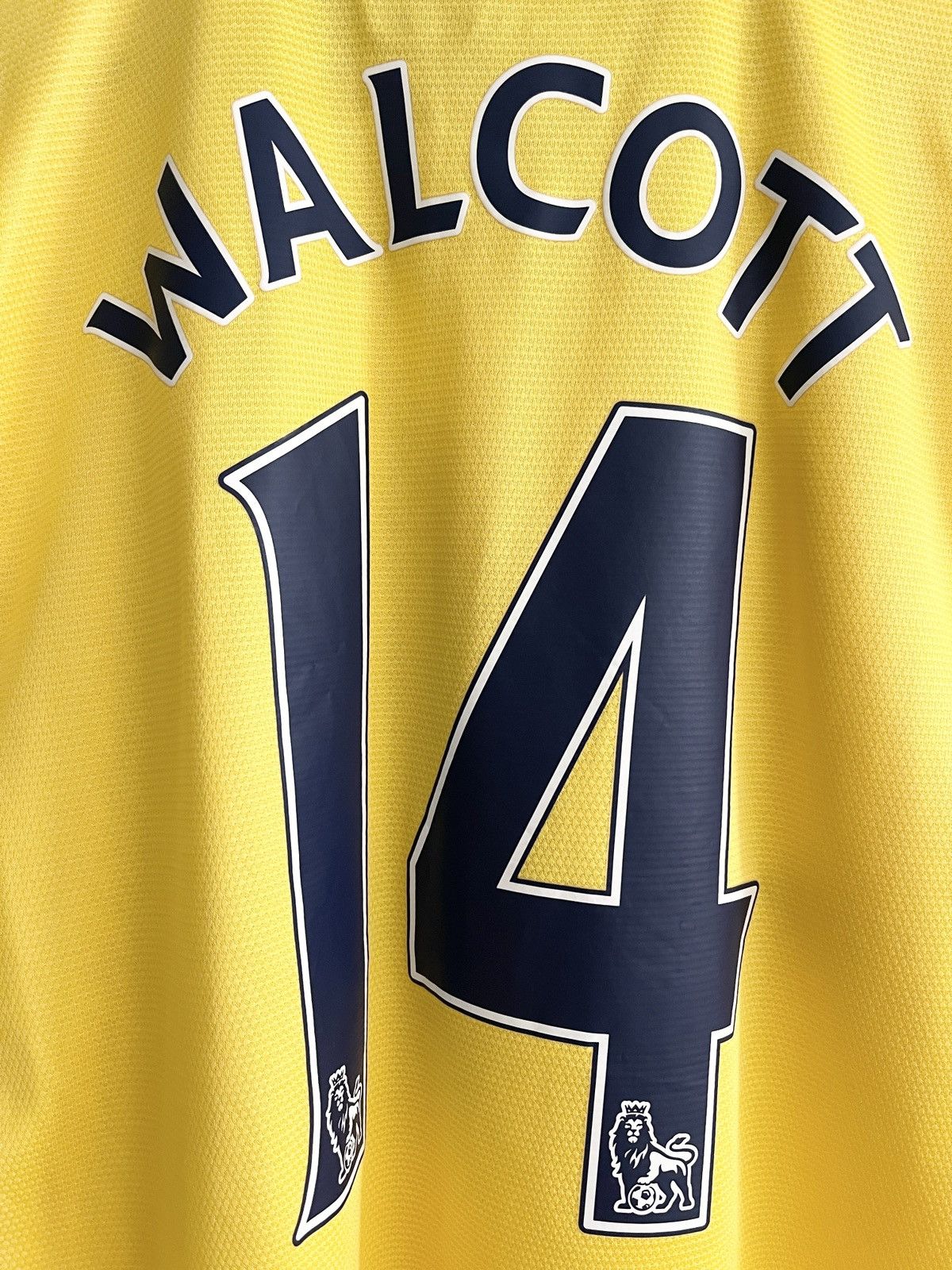 Vintage 2013-14 Arsenal Away Jersey #14 Walcott (L) - 4