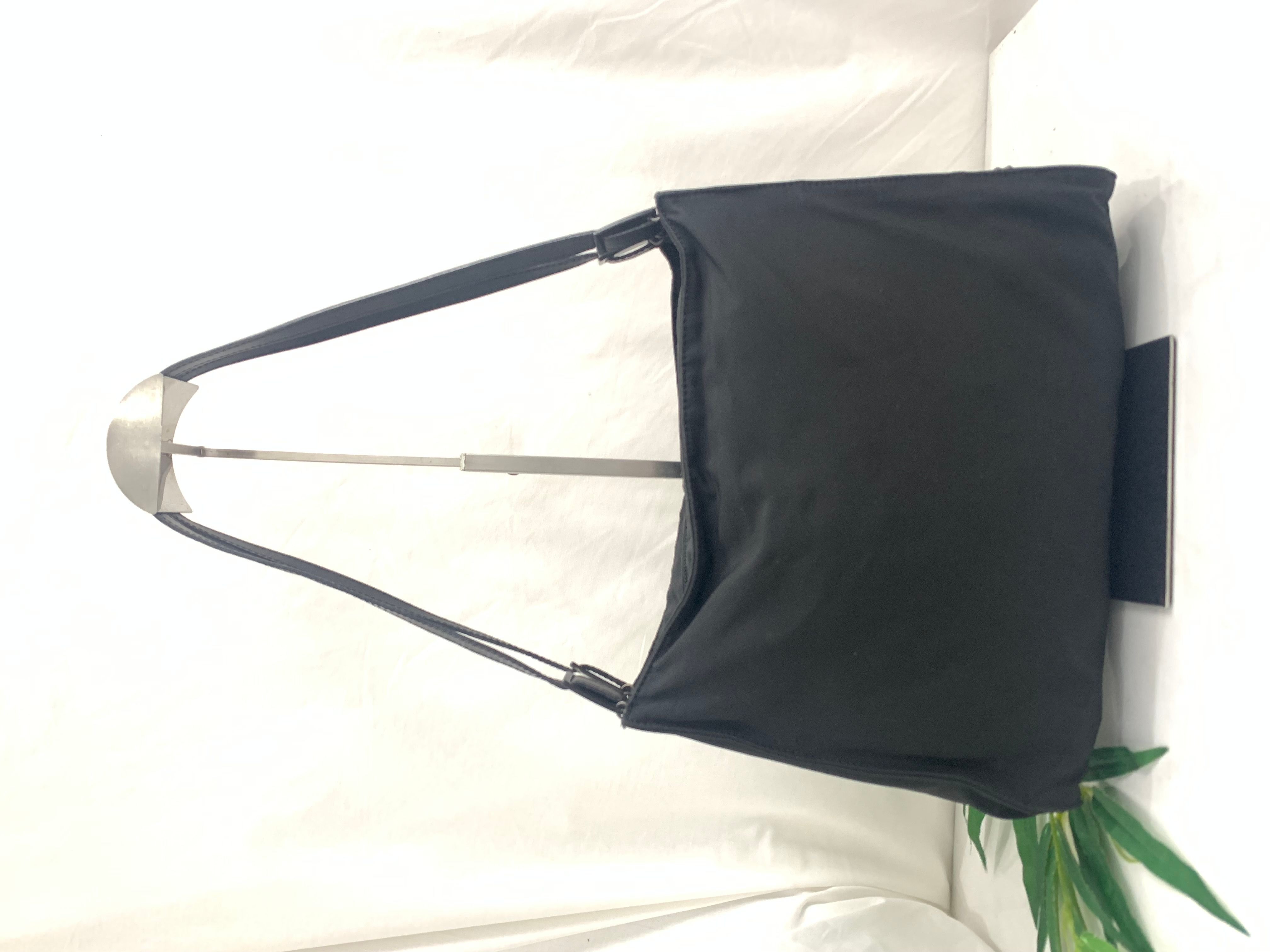 Authentic Vintage Bottega veneta Black Nylon Shoulder bag. - 2