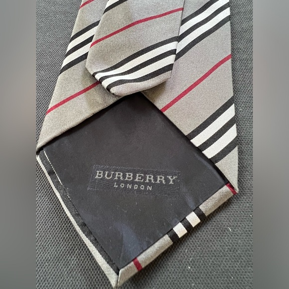 Vintage Burberry London Grey Stripe Check Men’s 100% Silk Tie Italy GUC Gray - 6