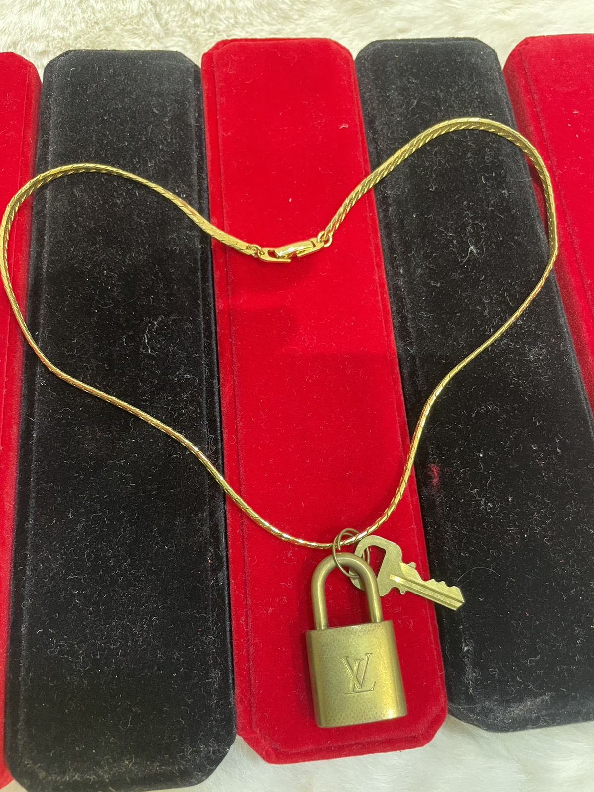 Louis Vuitton /key / Gold Necklace - 2