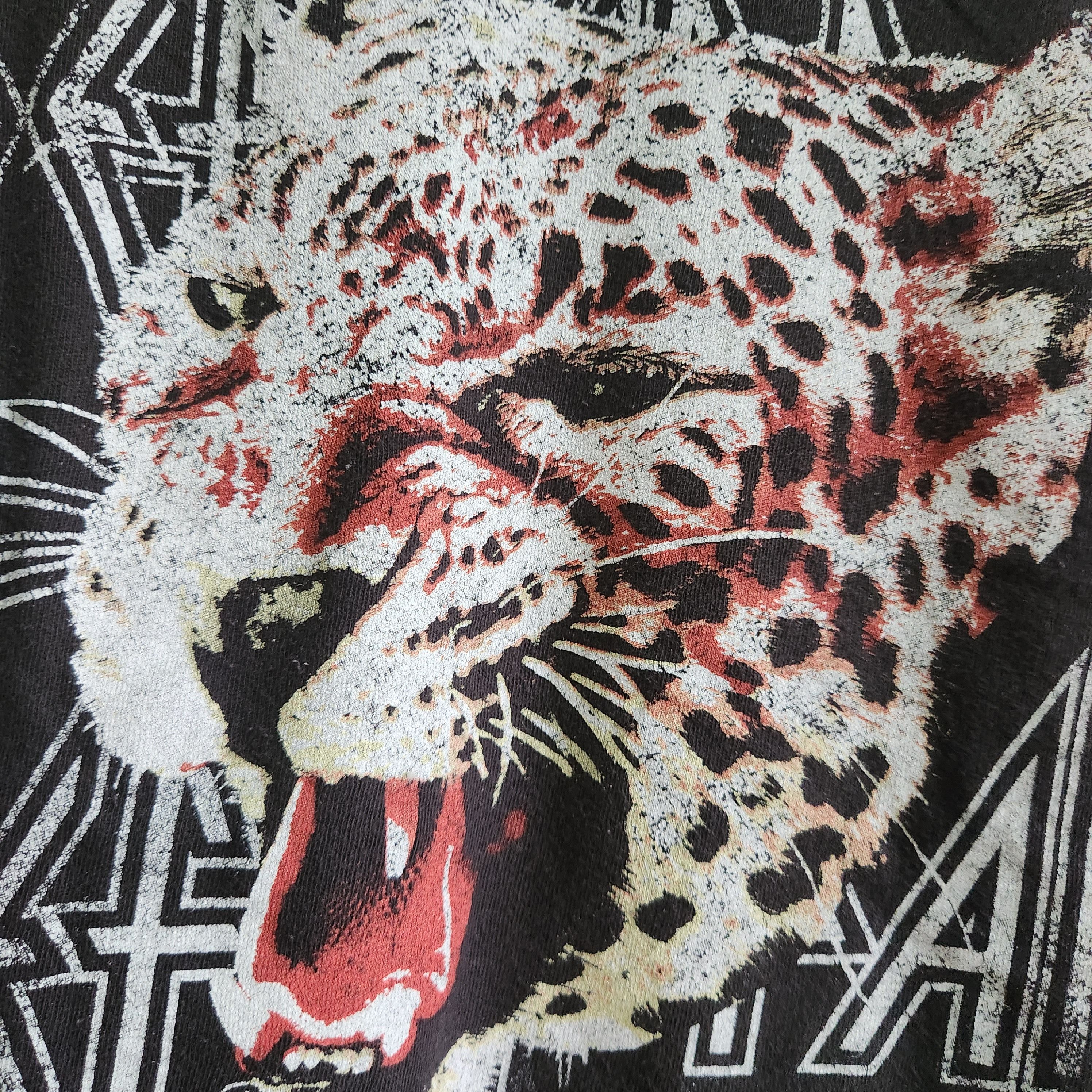 Band Tees - Distressed Def Leppard Tiger Printed Rock TShirt - 11