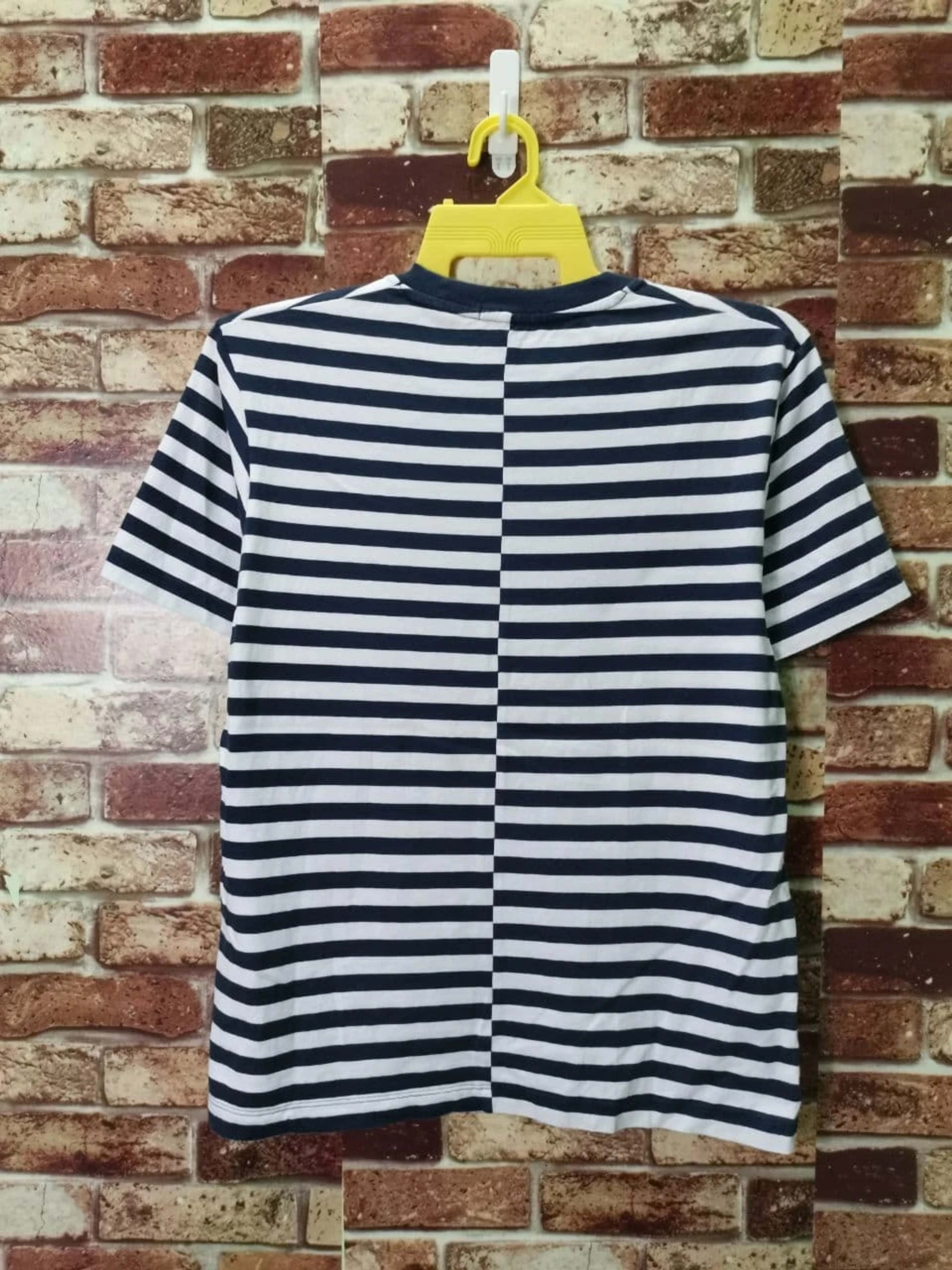 Vintage - JW Anderson X Uniqlo Stripe Shirt Made in Cambodia - 3