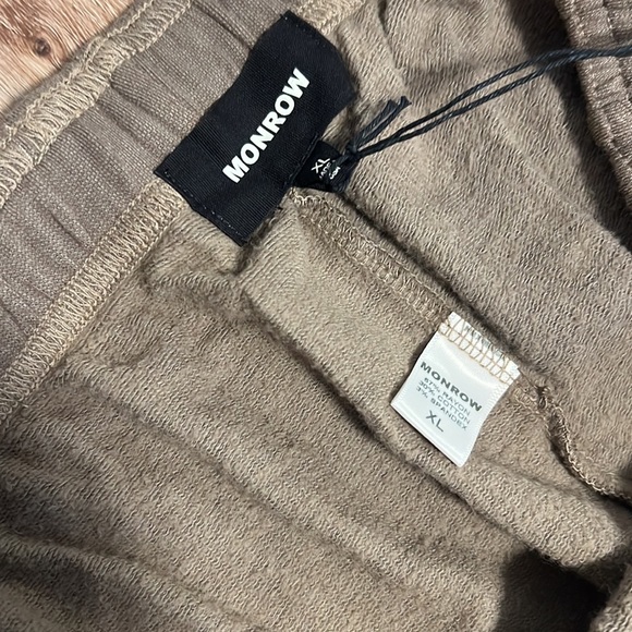 MONROW Supersoft Fleece Boyfriend Sweats In Dusty Olive - 7