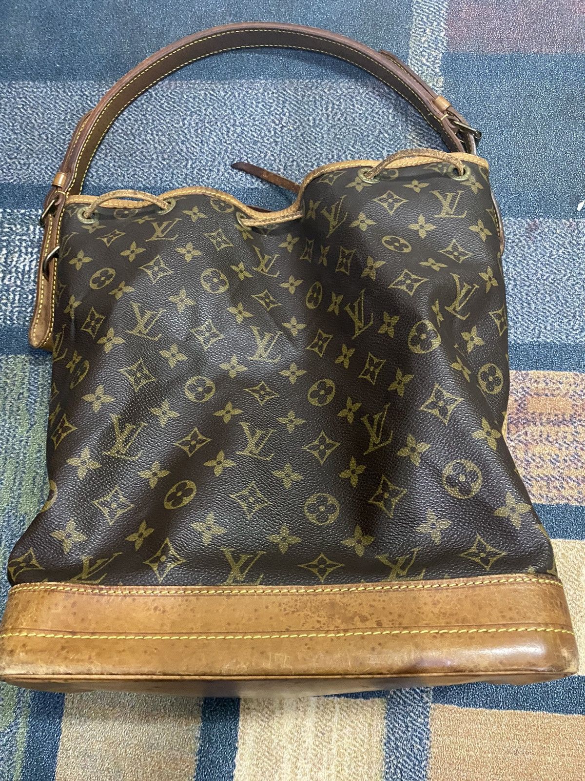 Louis Vuitton Vintage Neo GM Monogram Dawstring Shoulder Bag - 23