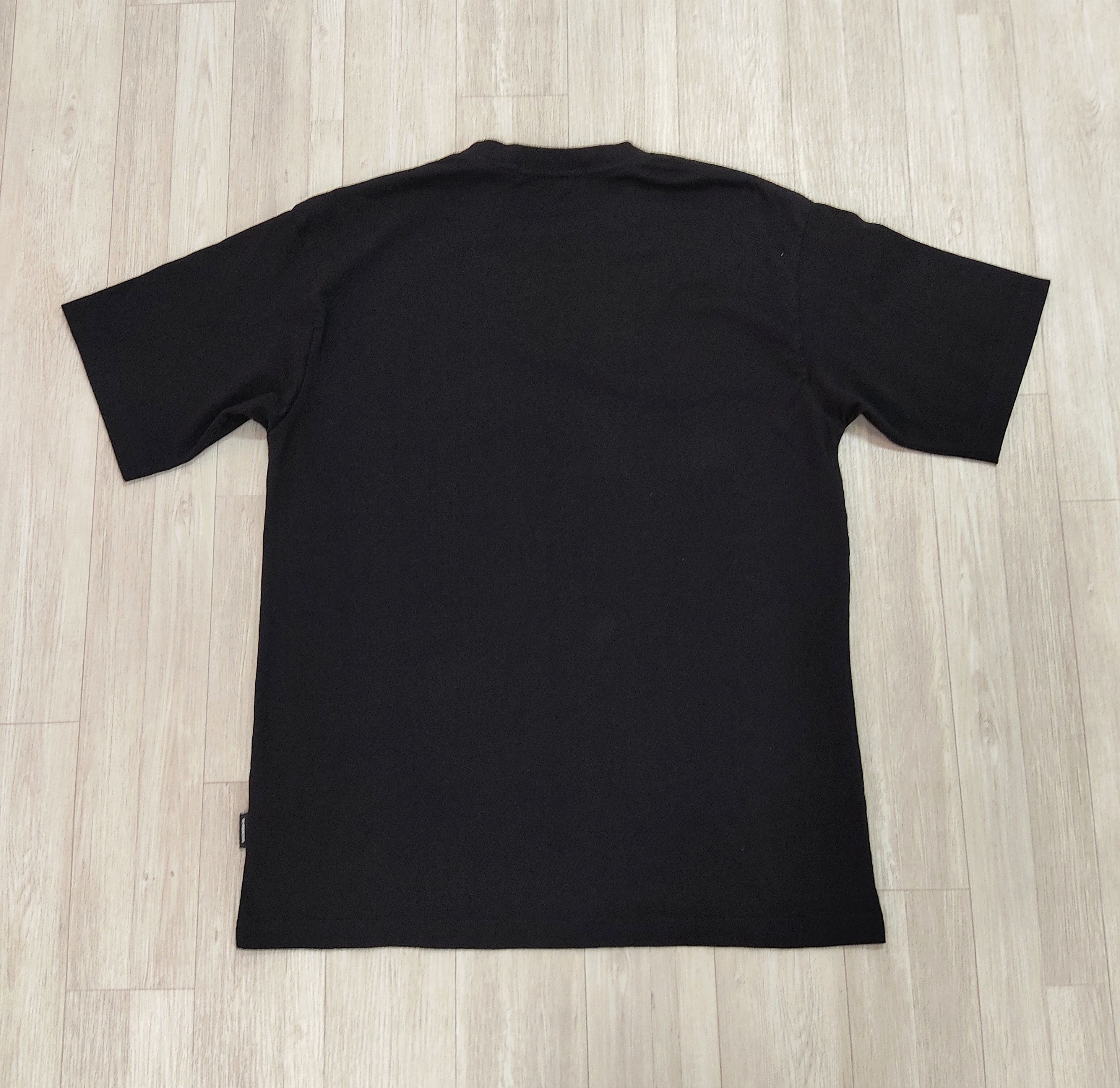 GU x UNDERCOVER Apple Freedom Oversized Black T-shirt - 11