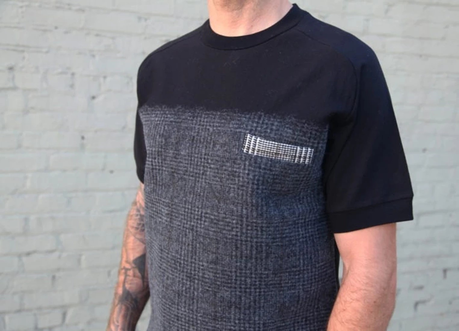 needle punch crewneck short sleeve shirt - 10