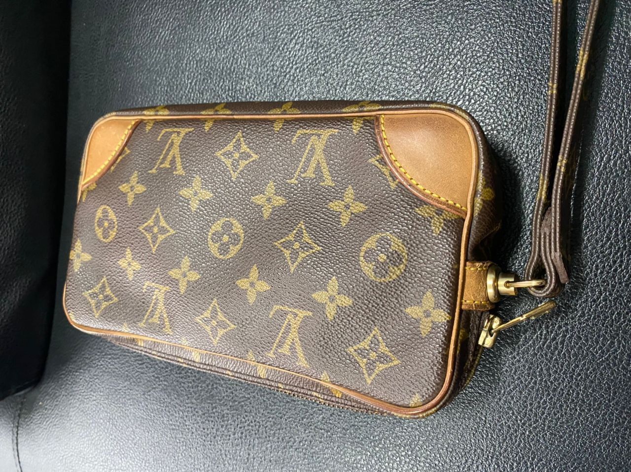 Authentic LOUIS VUITTON Mrlyn Dragon Clucth Bag - 21