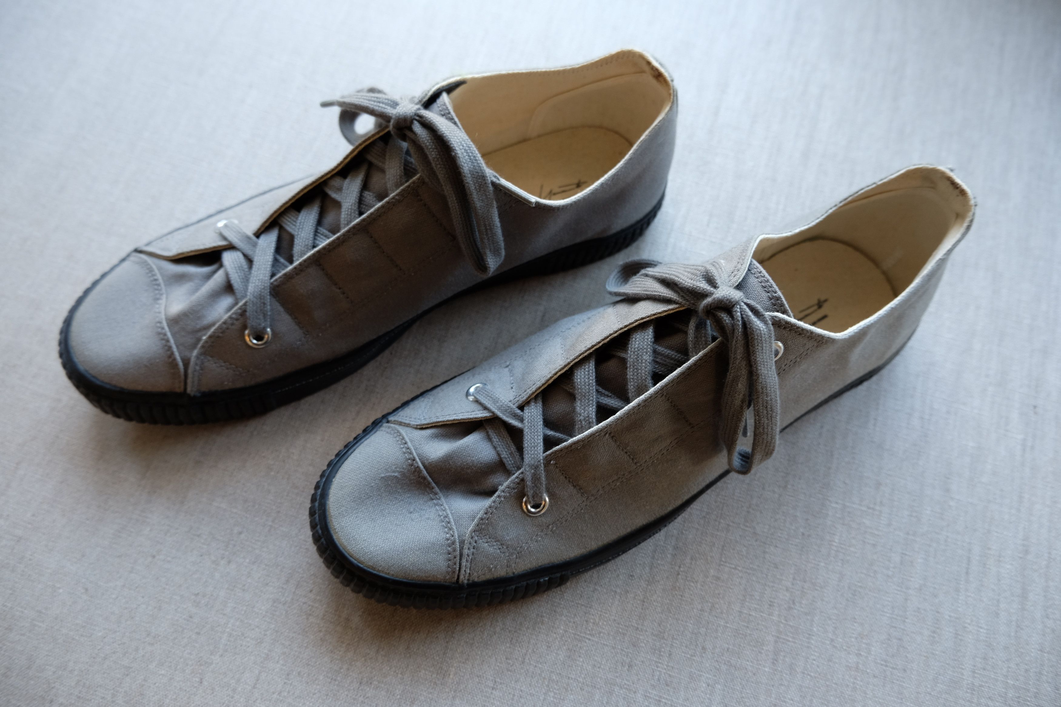 SS16-Runway Canvas Shoes with Hidden Eyelets - 8