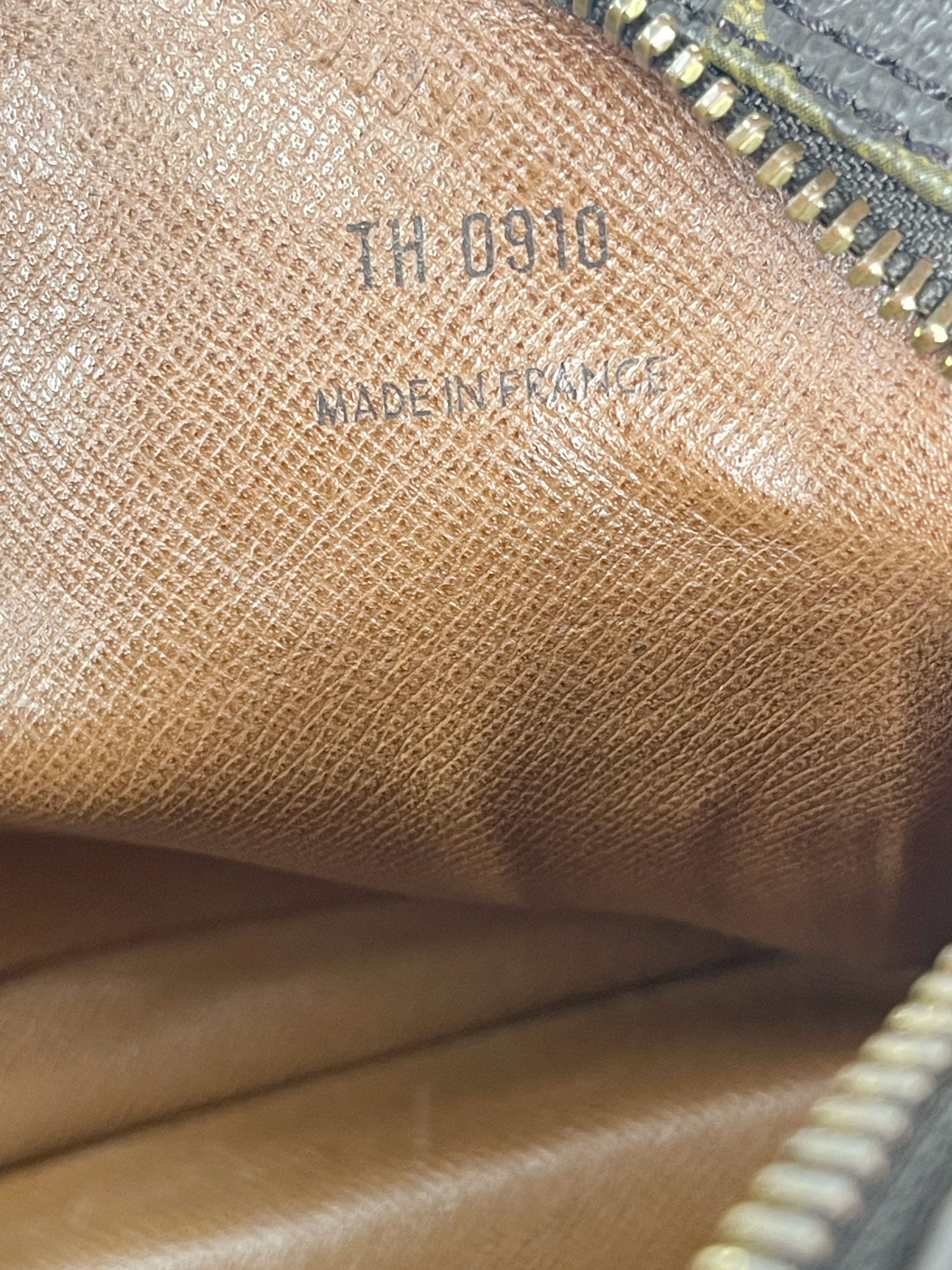 1990 Louis Vuitton Monogram Clutch Bag - 7