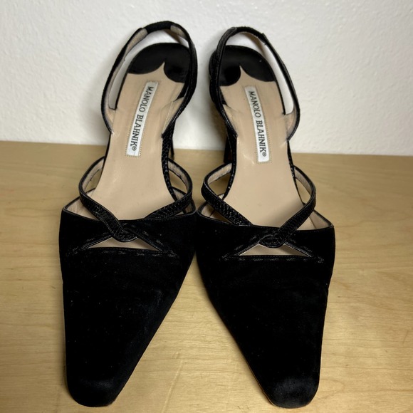 Manolo Blahnik Sling Back Kitten Heel Black Suede Heels Pointed Toe Size 37 6.5 - 3