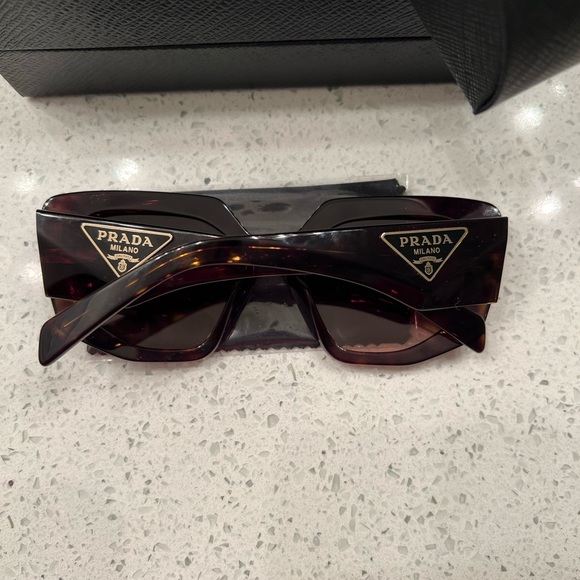 Prada PR 14ZS Sunglasses - 4