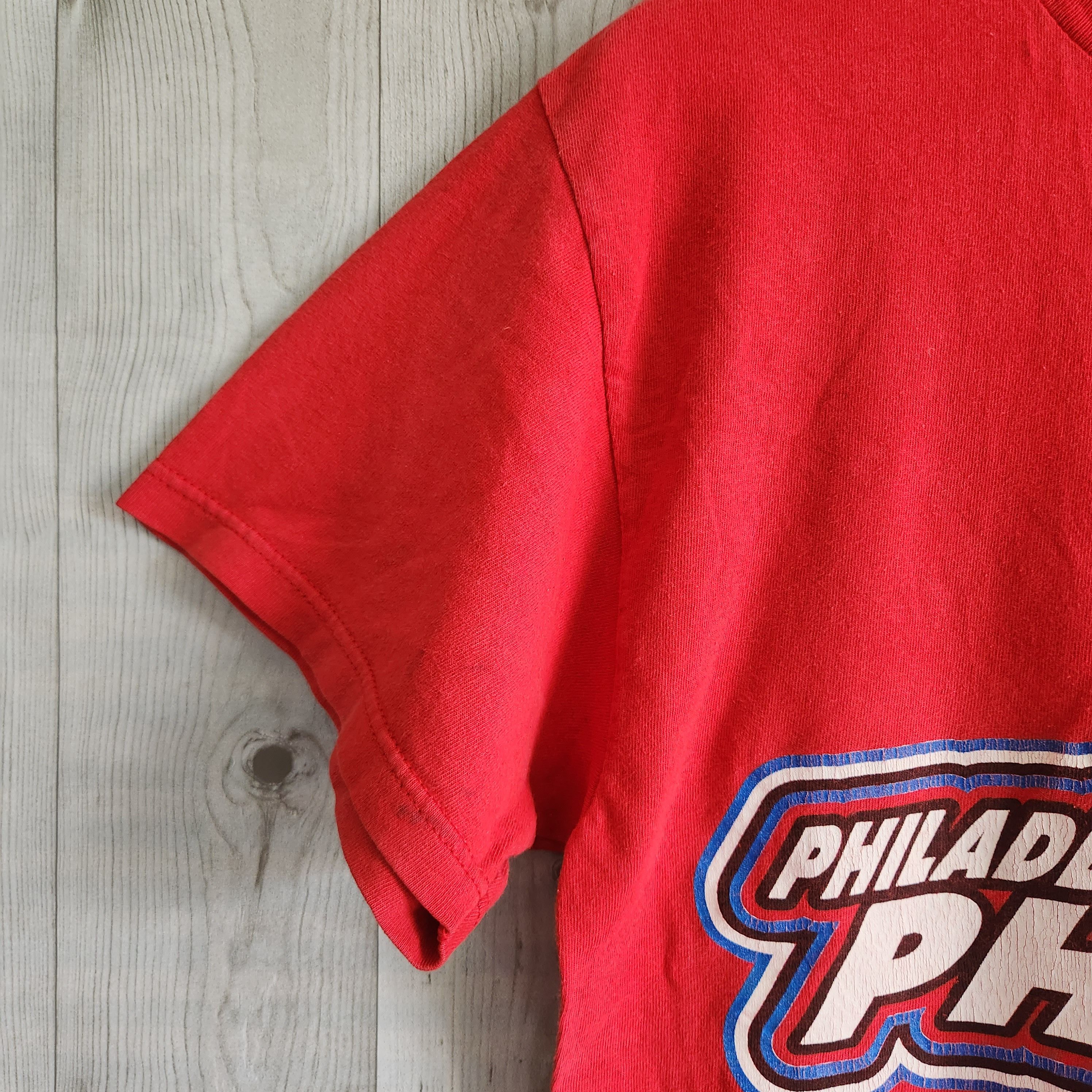 Vintage Philadelphia MLB Phillies Logo 7 Copyright 2000 - 13