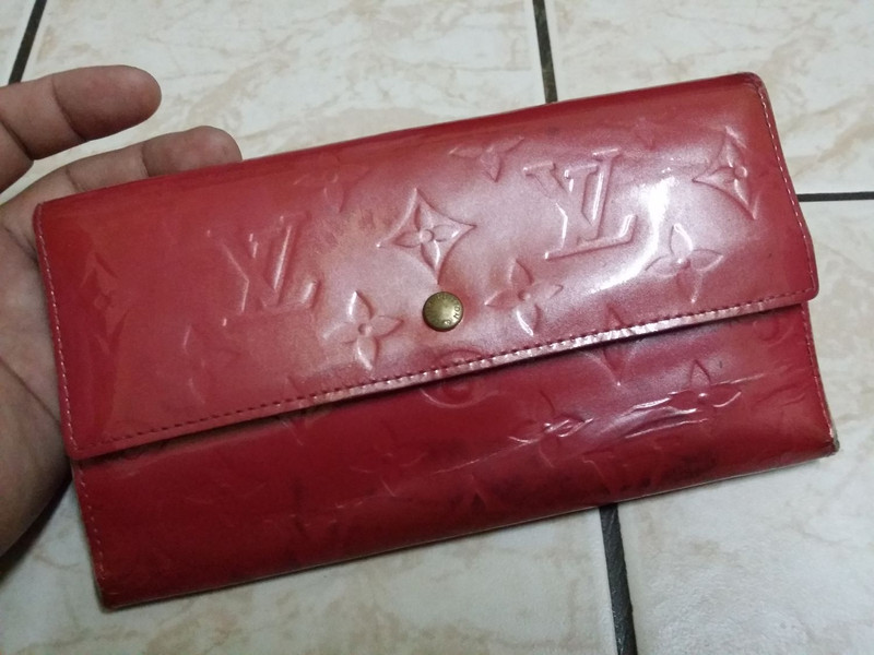 VINTAGE LOUIS VUITTON VERNIS LEATHER CHERRY RED LONG WALLET - 1