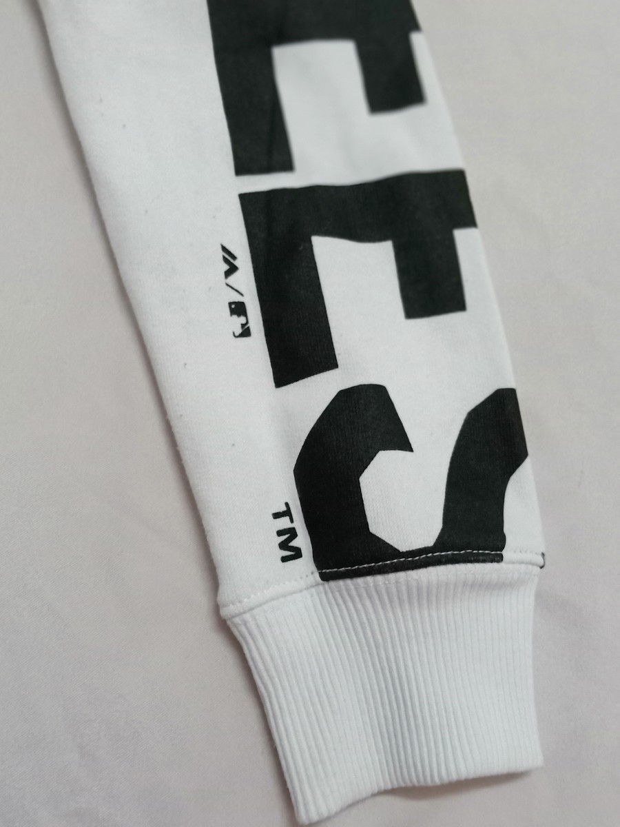 Majestic - Big Logo Hoodie - 3