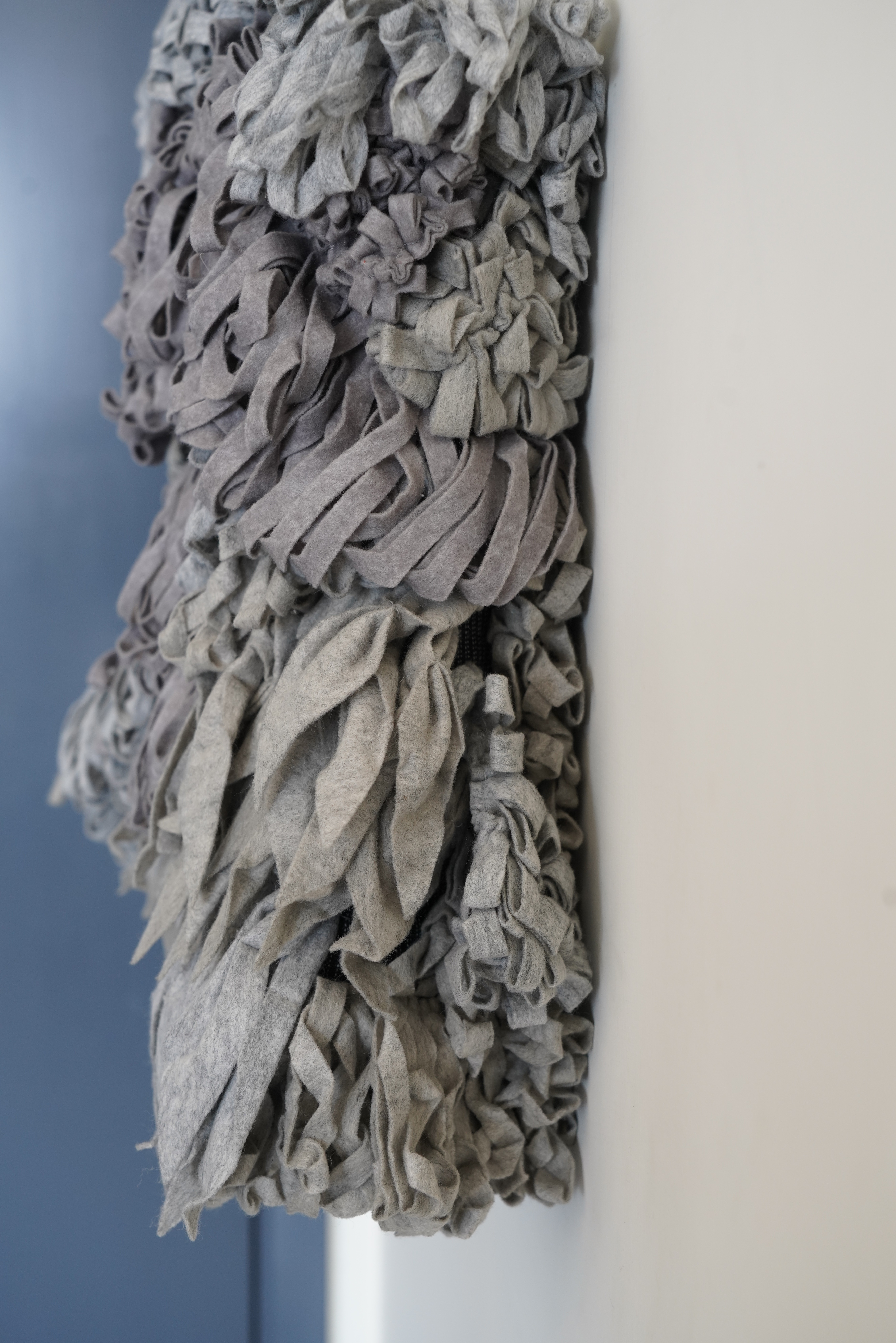 AW05 Arts and Crafts Ruffled Down Vest - 7