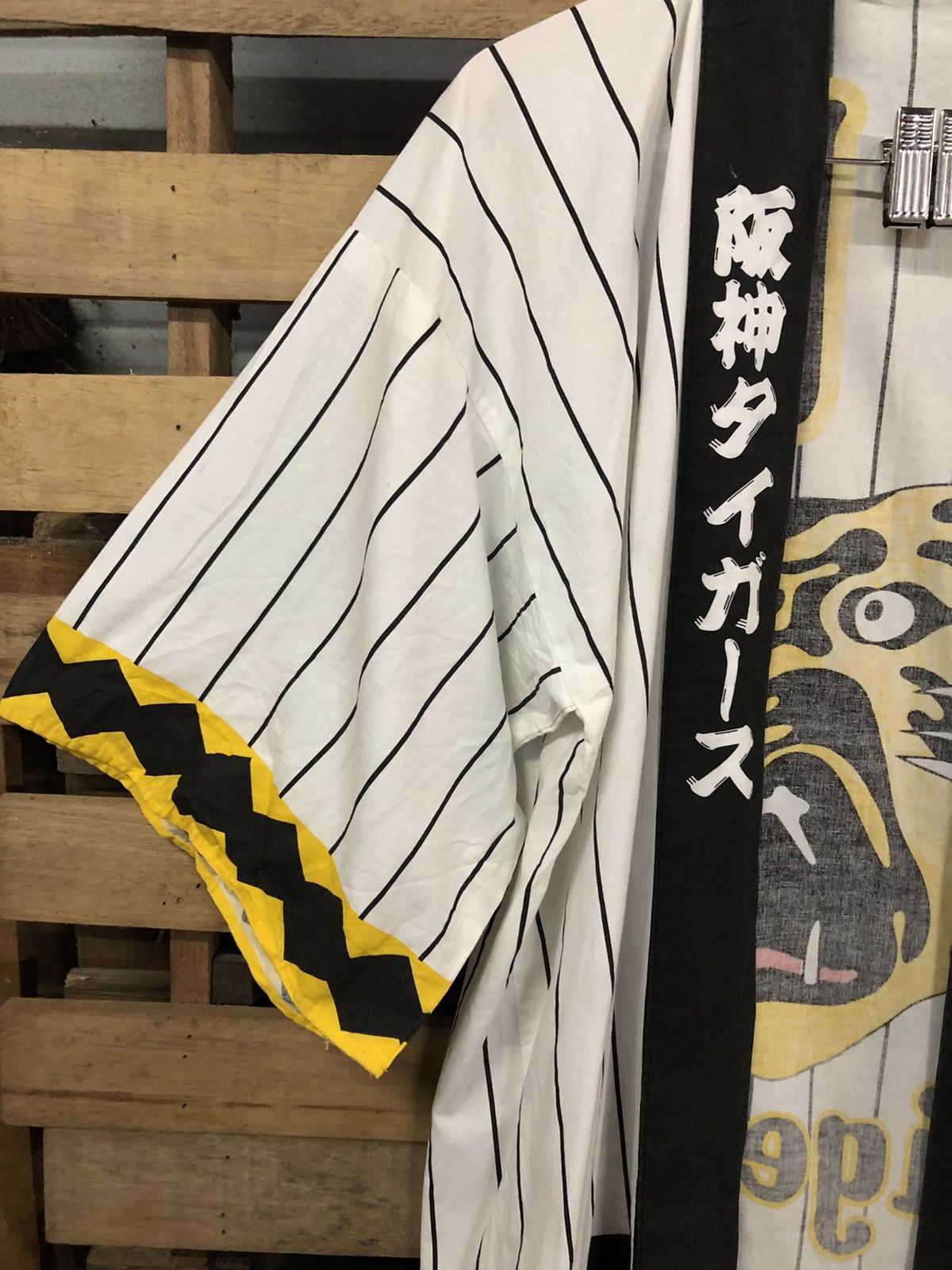 Vintage Hanshin Tiger Big Logo Kimono Sanjuro - 7