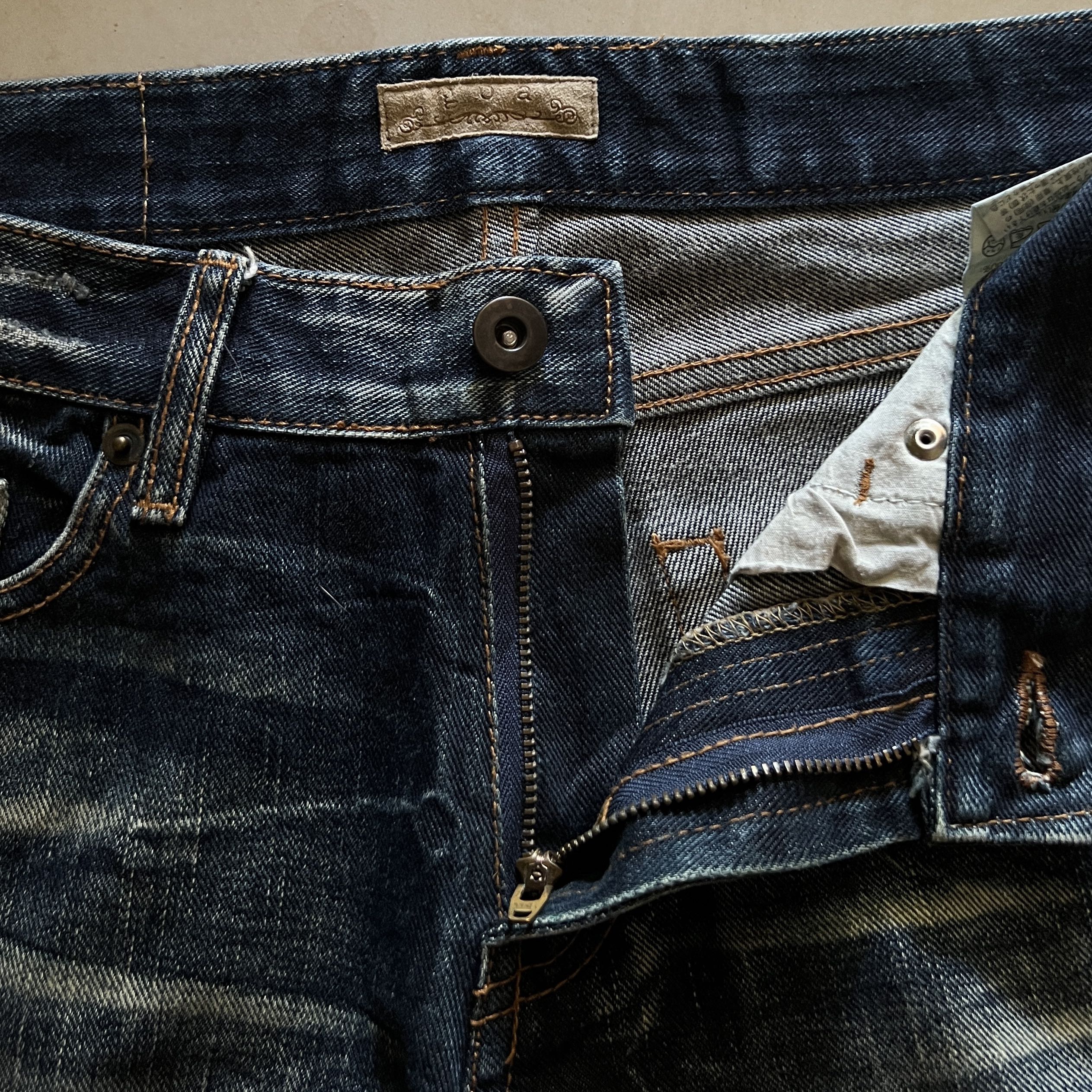 Goa Clawmark distressed flared jeans 00s - 4
