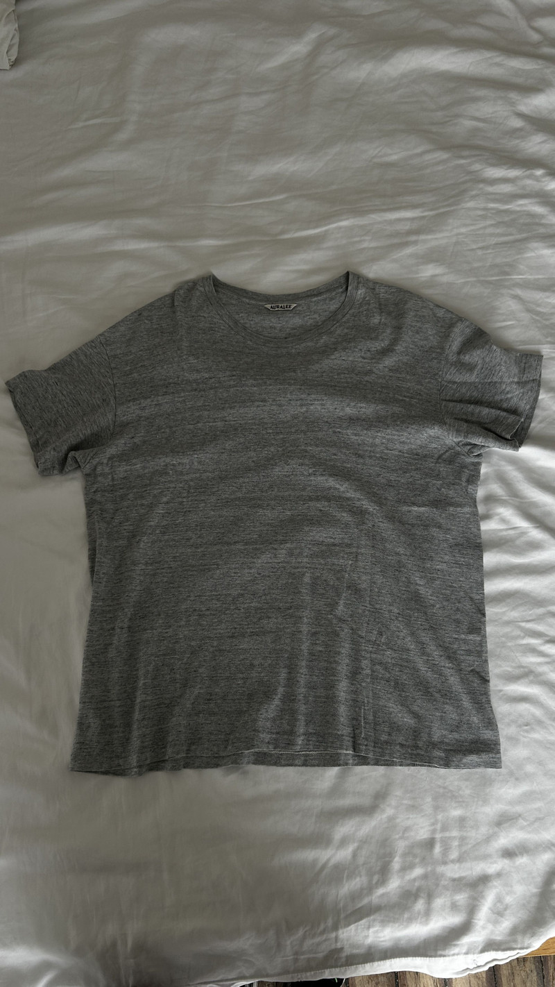 3 . SEAMLESS CREW NECK T-SHIRT . A00T01ST . MADE IN JAPAN - 1