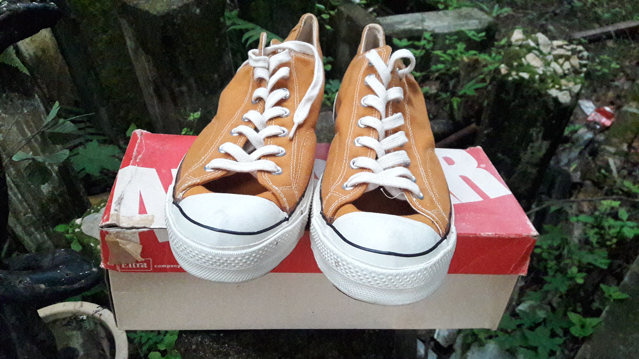 Vintage - 70s Converse Mustard colour fast break with OG box - 3