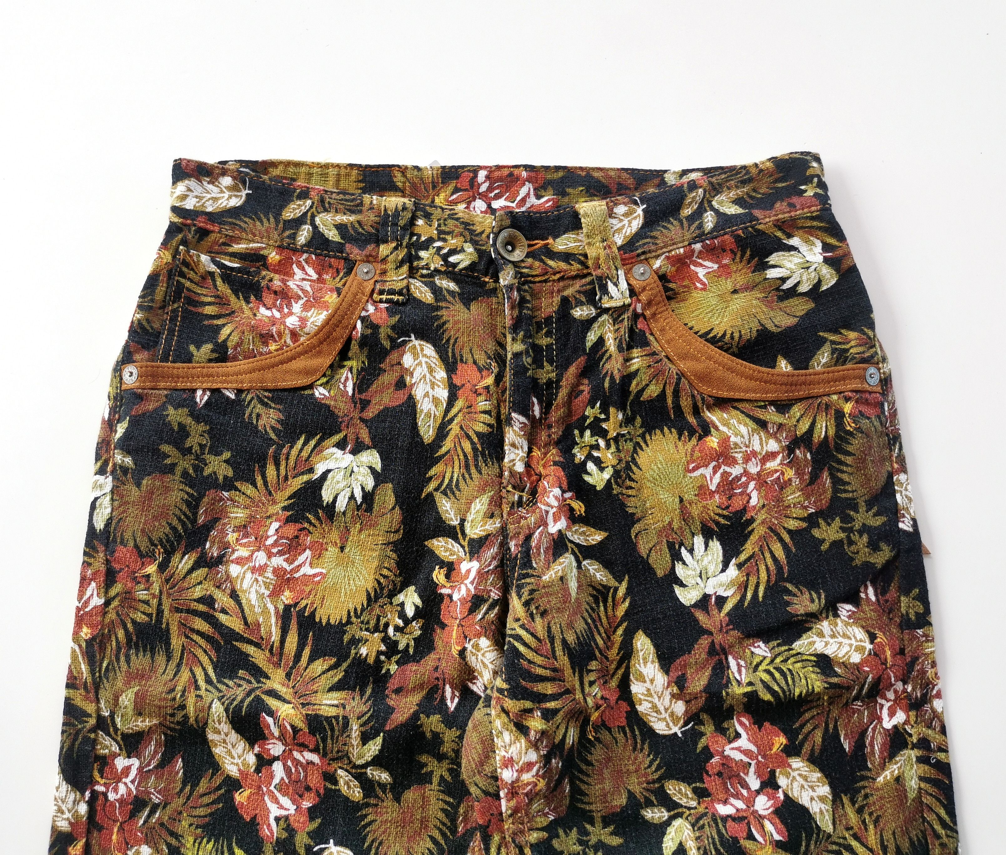 Edwin Flowers Leaf Shorts Pants - 6