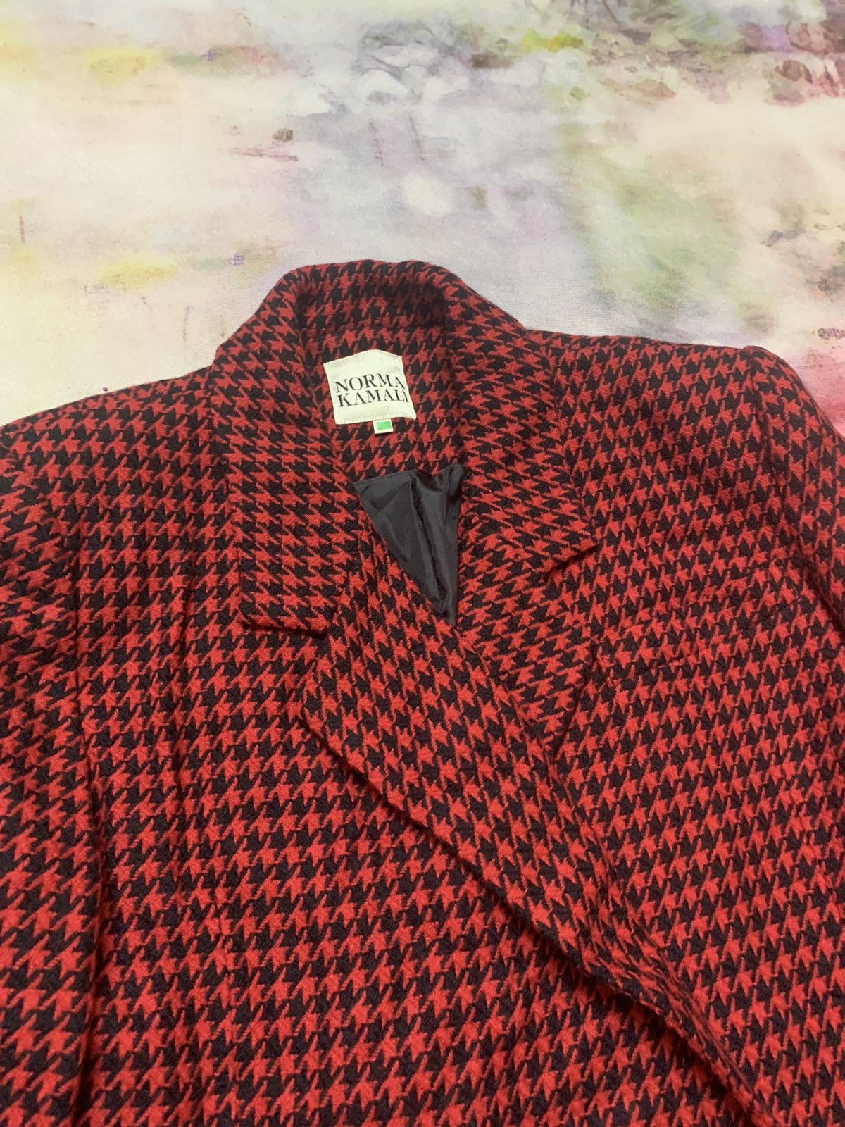 NORMA KAMALI RED HOUNDSTOOTH TARTAN DOUBLE BREASTED BLAZER - 3