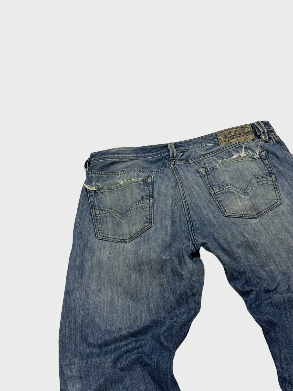 Vintage Distressed Diesel Industry Thrashed Jeans - 10