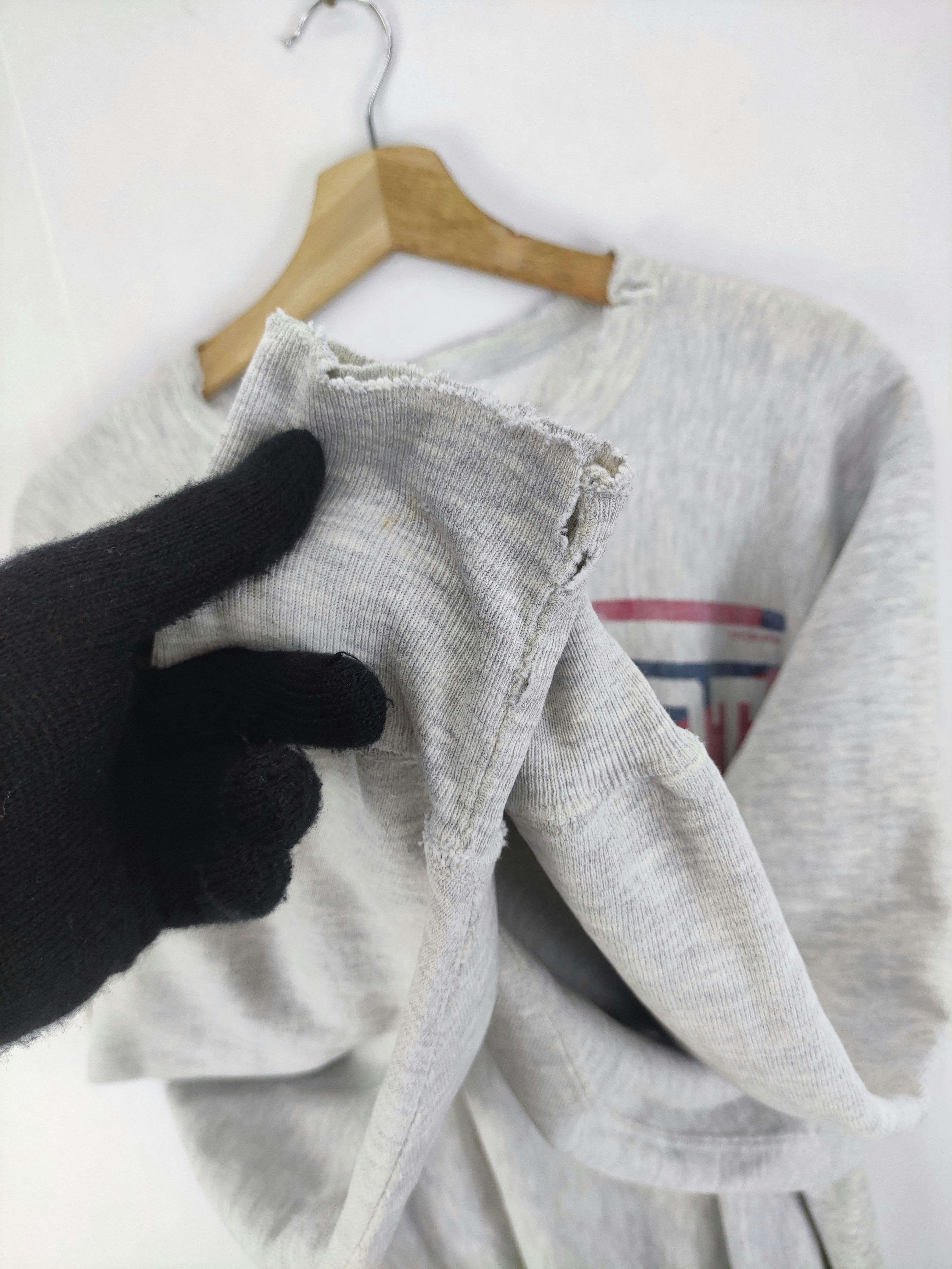 Vintage 90s Champion Sweatshirt - 3