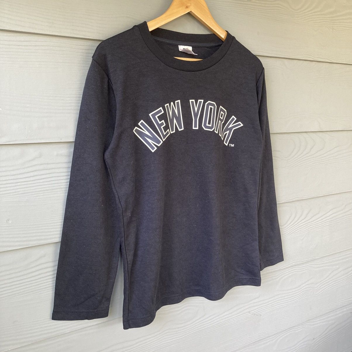 Vintage MLB Yankees Sweatshirt - 3