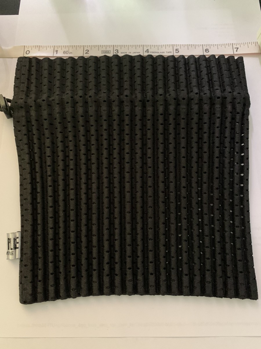 Issey Miyake - Black Plisse pouch - 2