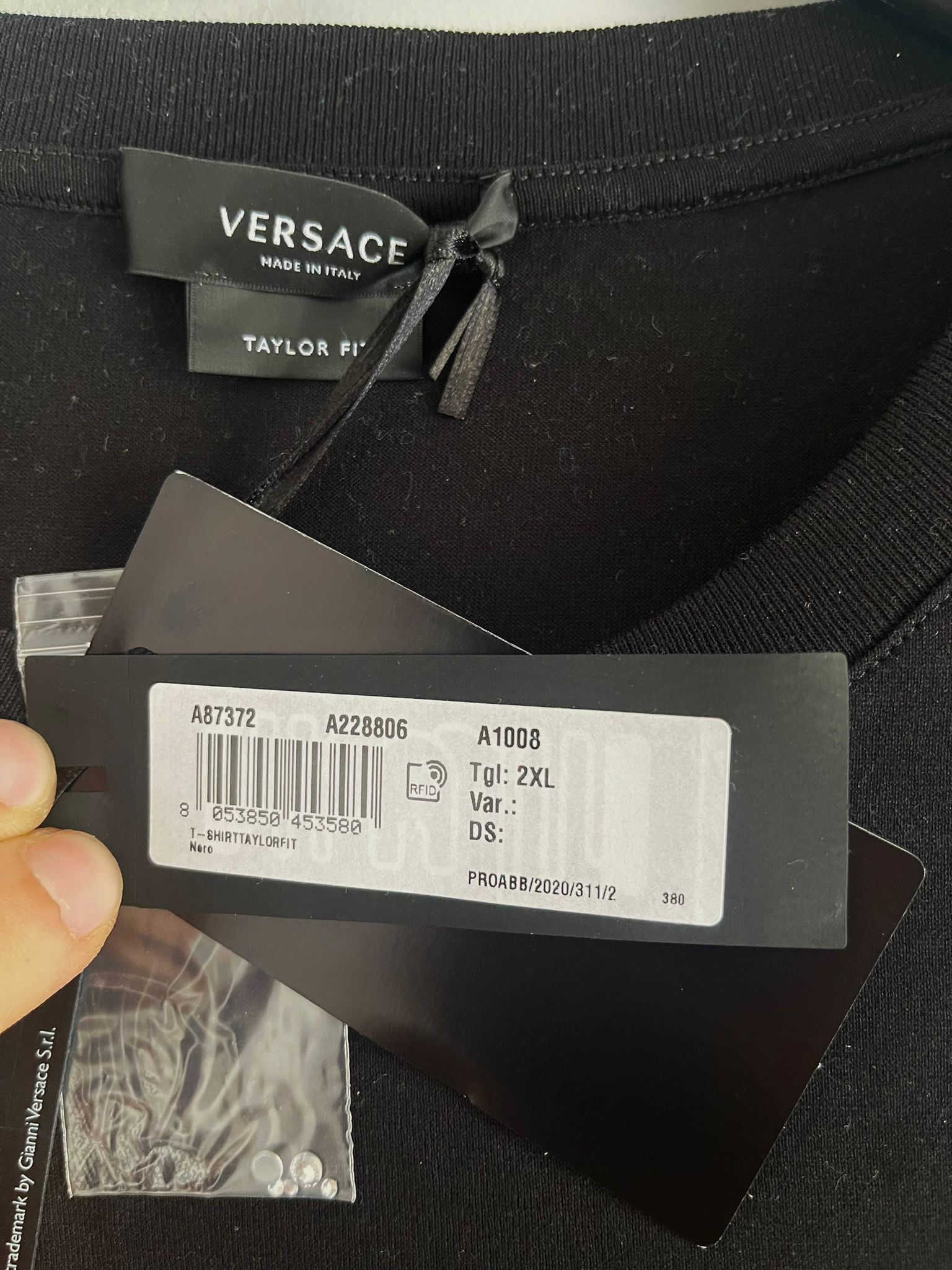 ★VERSACE★バロコ アンダーシャツ バロッコ シルク シャツ ブラック,プリント | VERSACE JP
