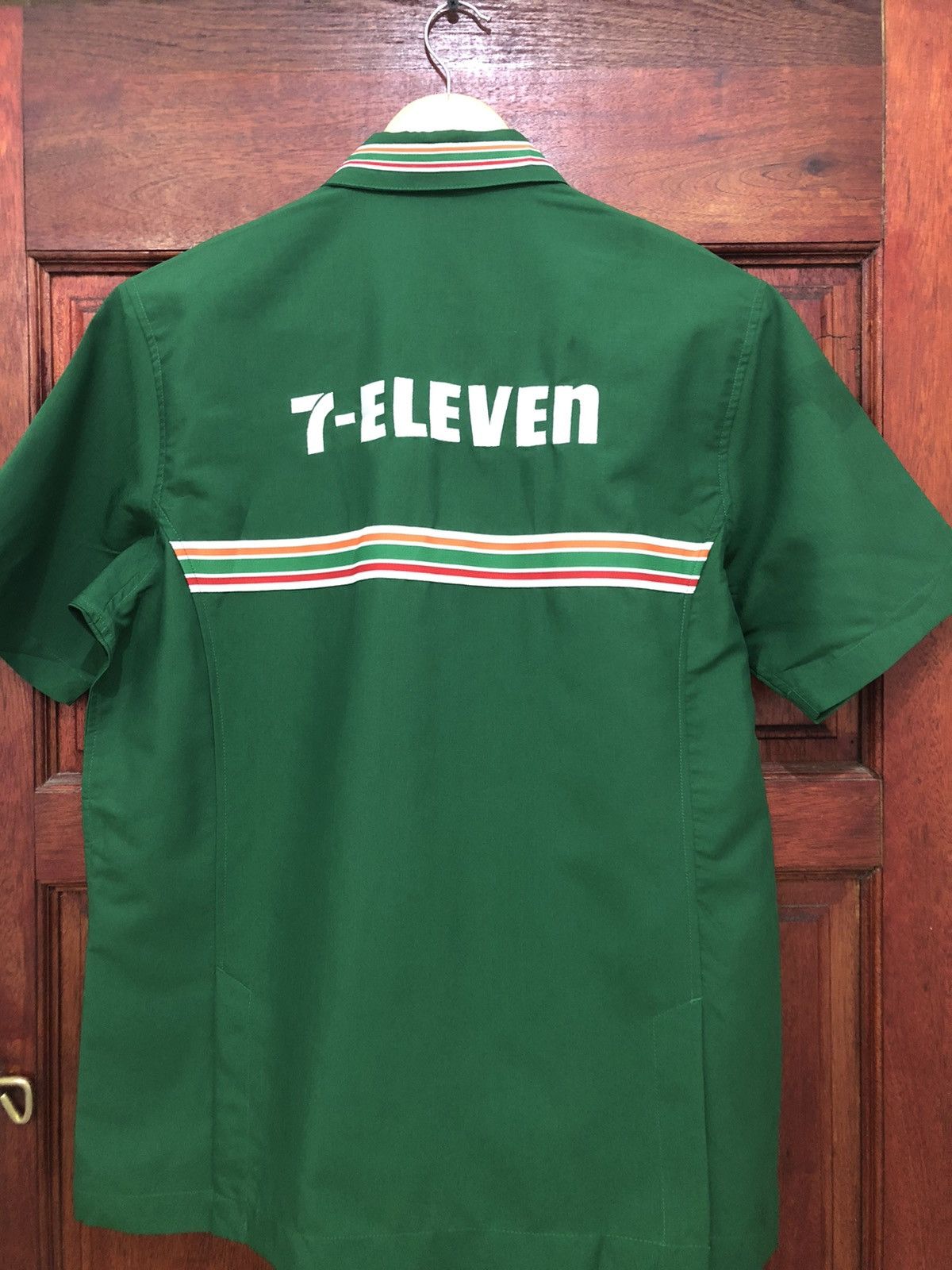 Vintage 90’s 7 Eleven Uniform Worker Embroidery Logo Shirt - 2
