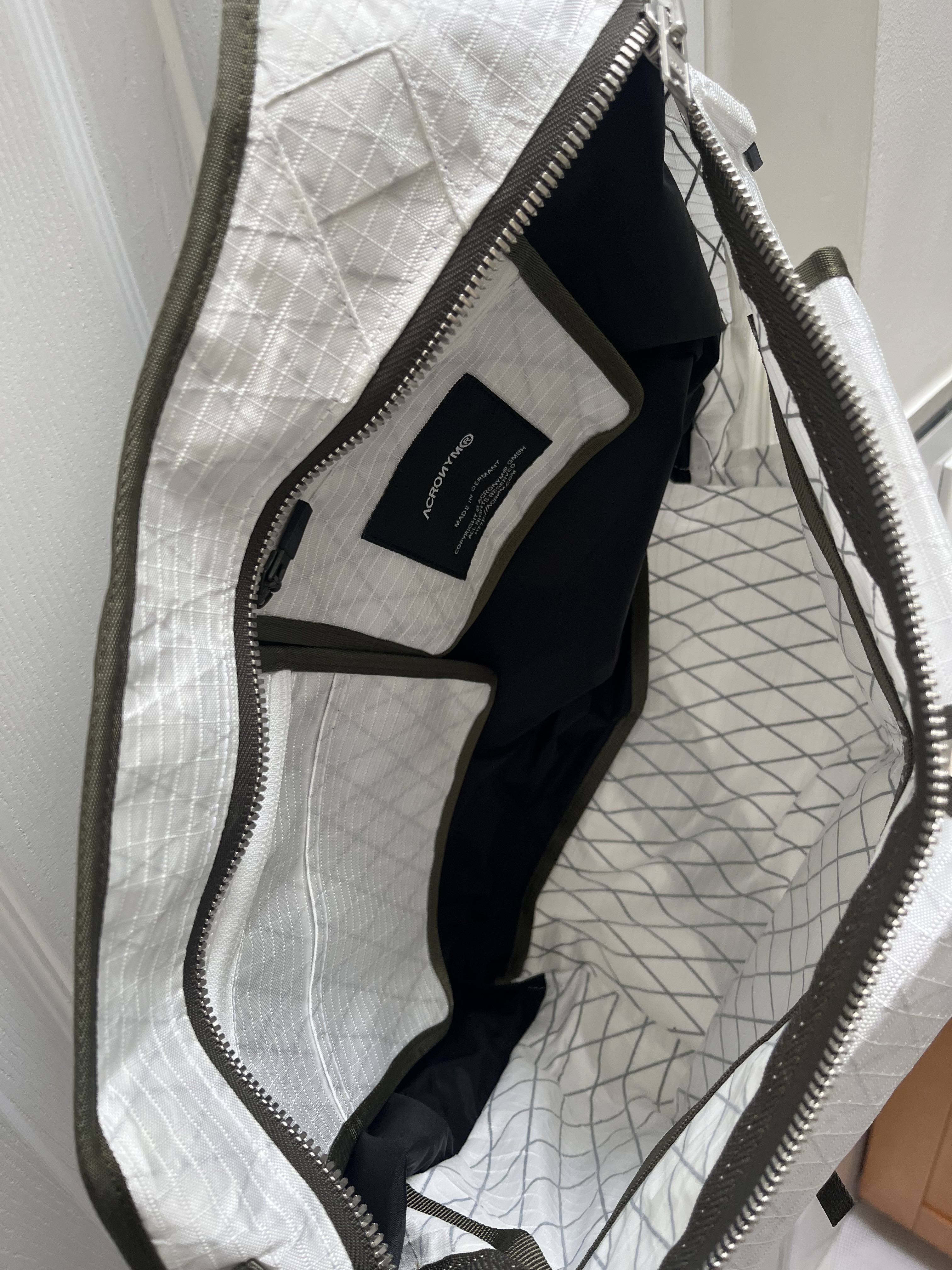 ACRONYM 3A-1-WHT | thatslapz | REVERSIBLE