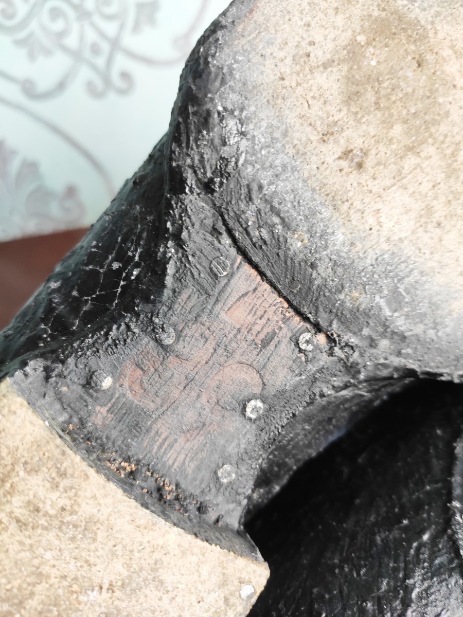 Barny Nakhle - Coated crack leather boots.Like Carol Christian Poell - 9