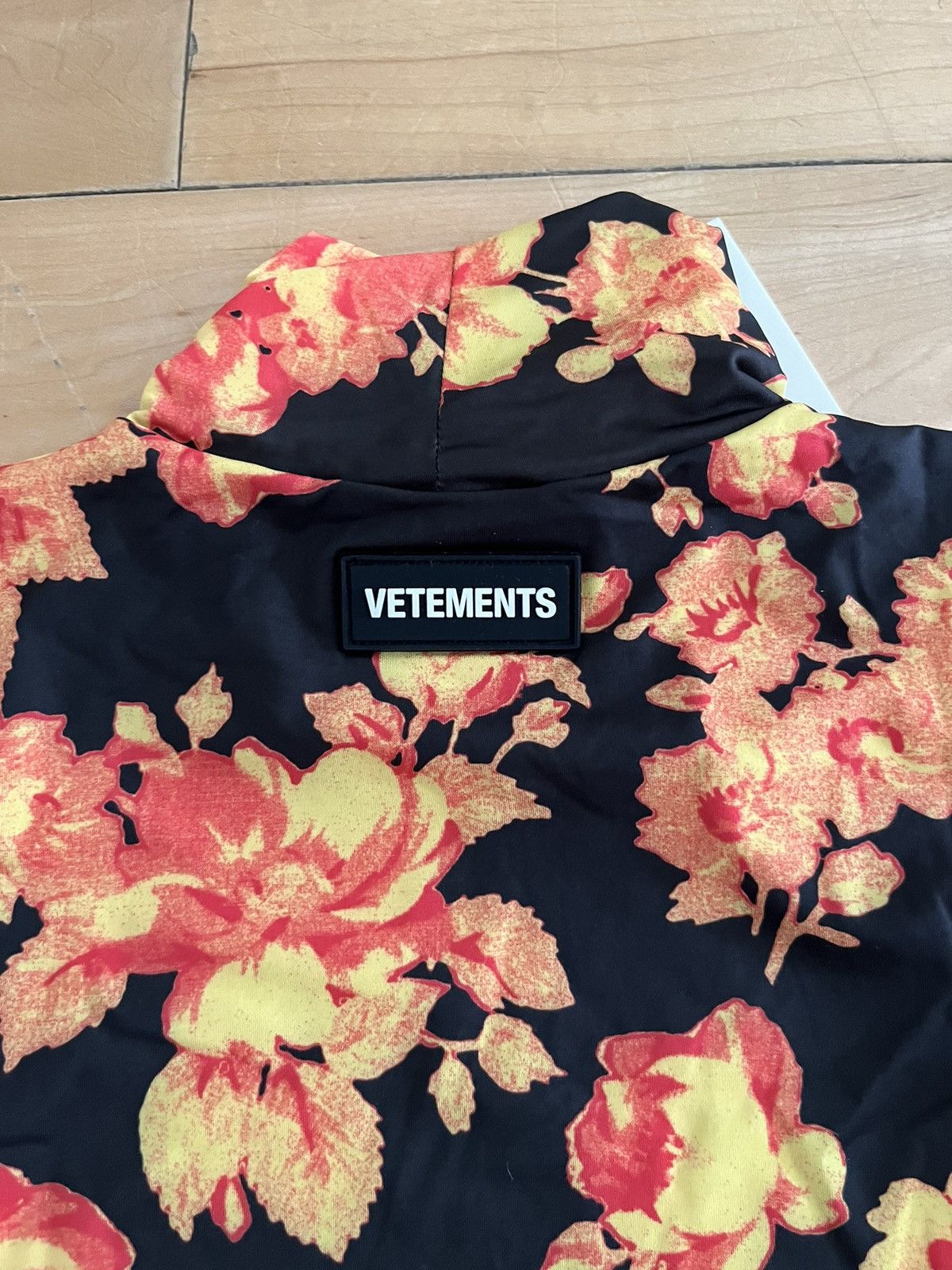 NWT - Vetements Acid Flower Long Sleeve with Gloves - 11
