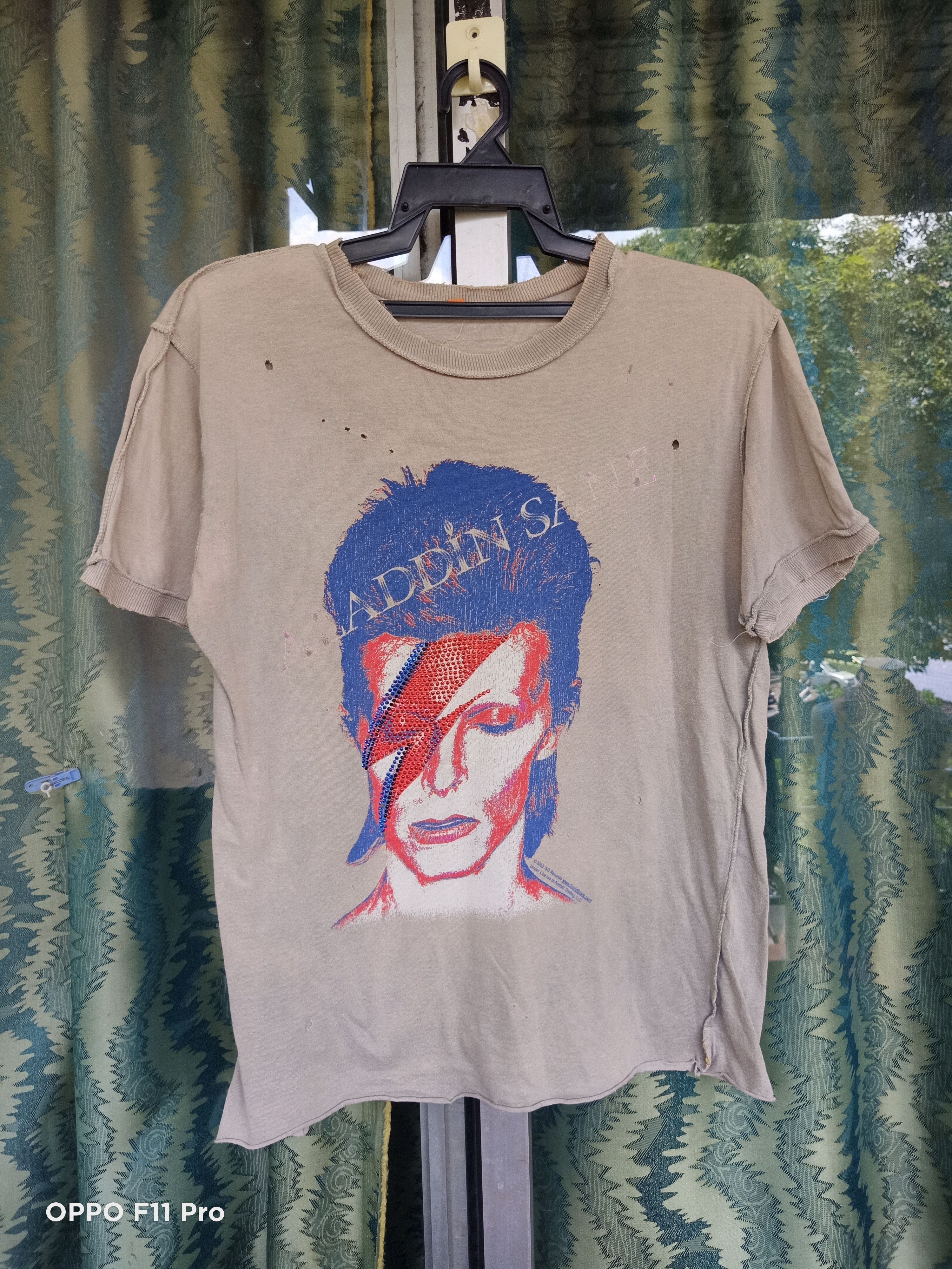 Authentic Icon - Vtg David Bowie Amplified Aladdin Sane Distressed Tee - 2