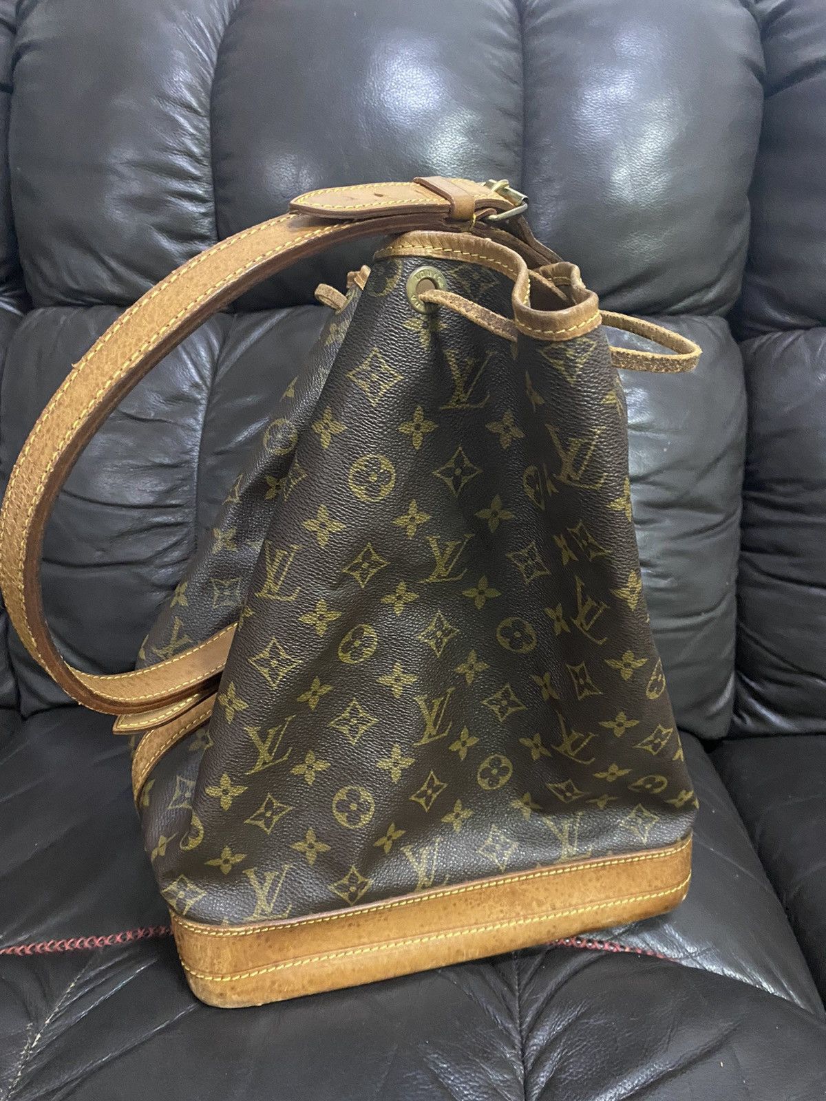 Louis Vuitton Vintage Neo GM Monogram Dawstring Shoulder Bag - 20