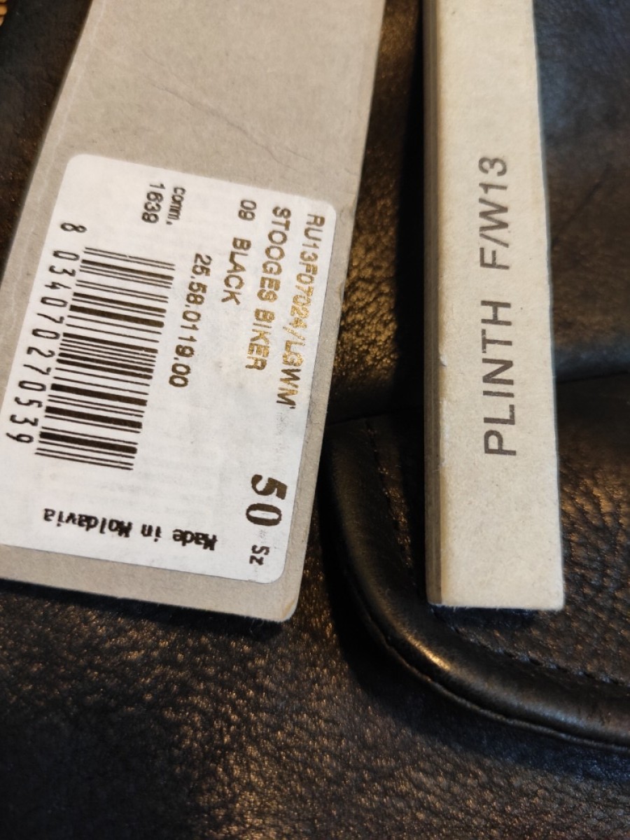 NEW! Fur collar & nylon sleeves STOOGES from PLINTH - 7