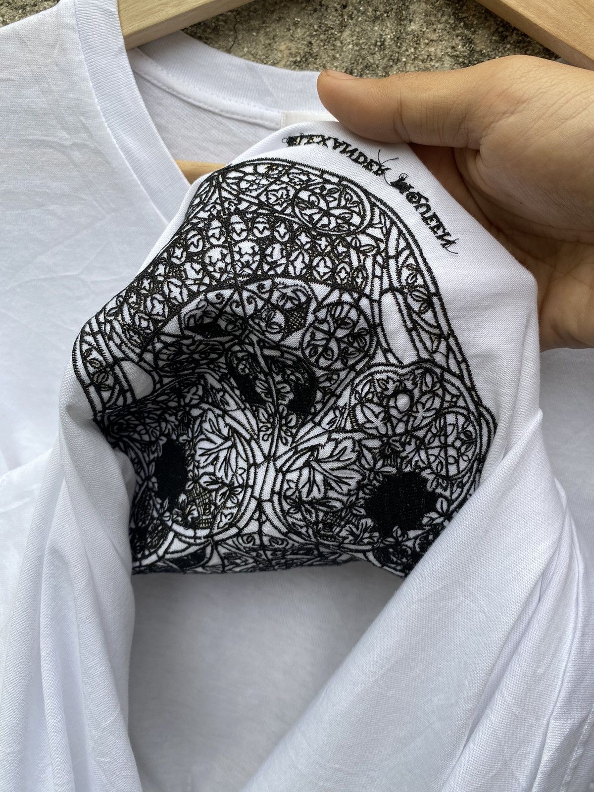 Alexander McQueen Skull Embroidered Tee White - 7