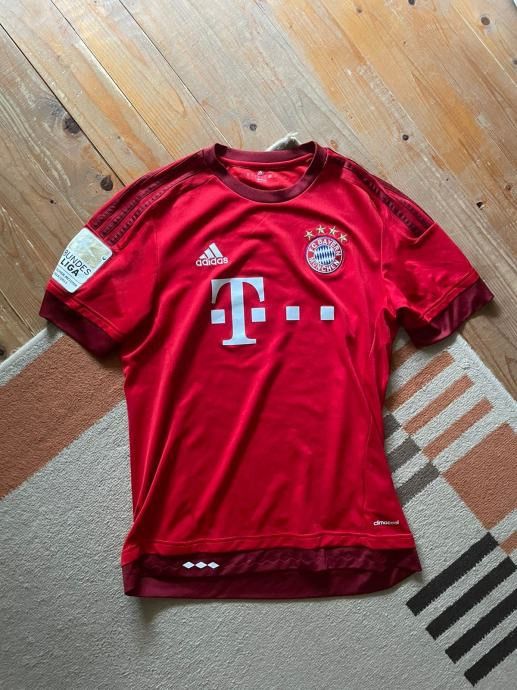 Bayern Munchen Lewandowski 2015/16 Home Kit - 1