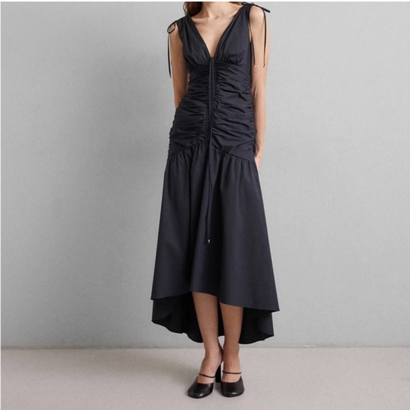 New! Veronica Beard Black Perrin
V-Neck Sleeveless Ruched
Midi Dress Size 4 $598 - 1