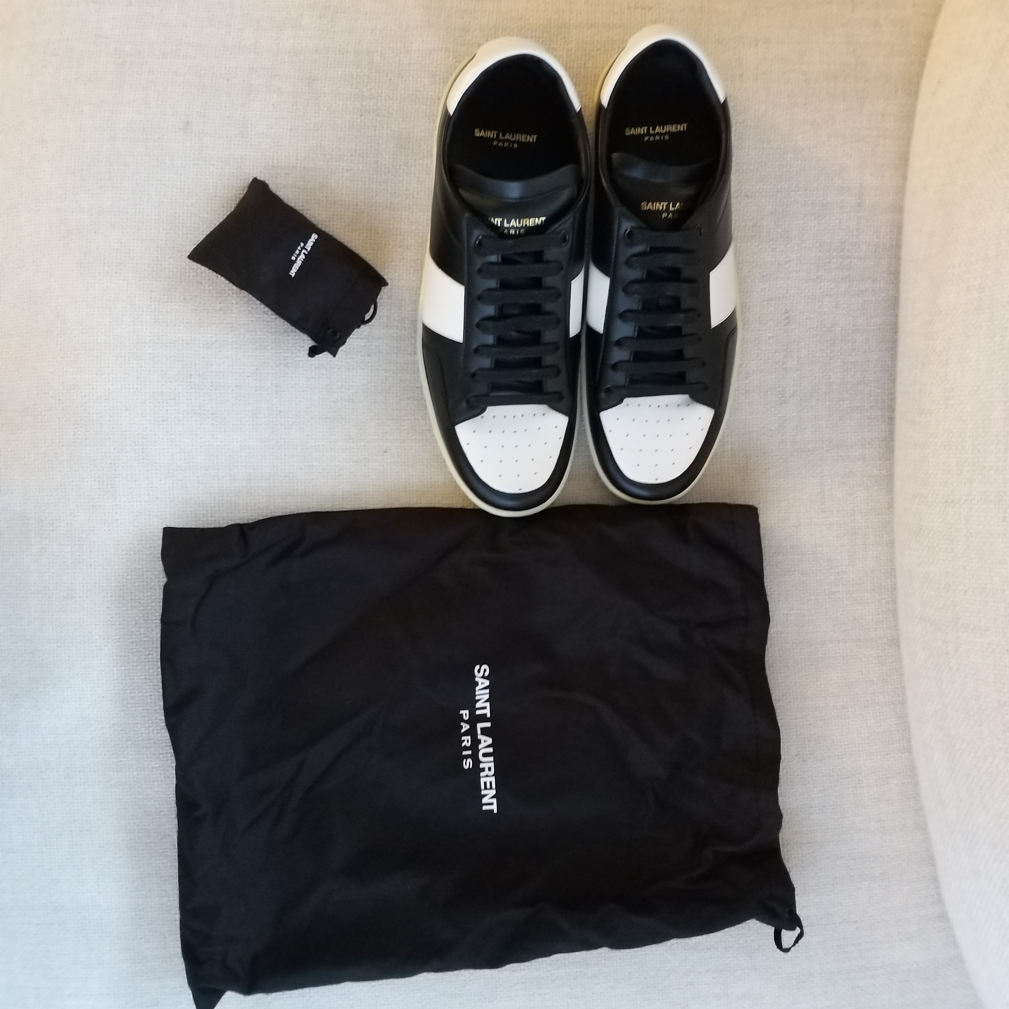 Court Classic Low Black & White Leather Sneakers - 6