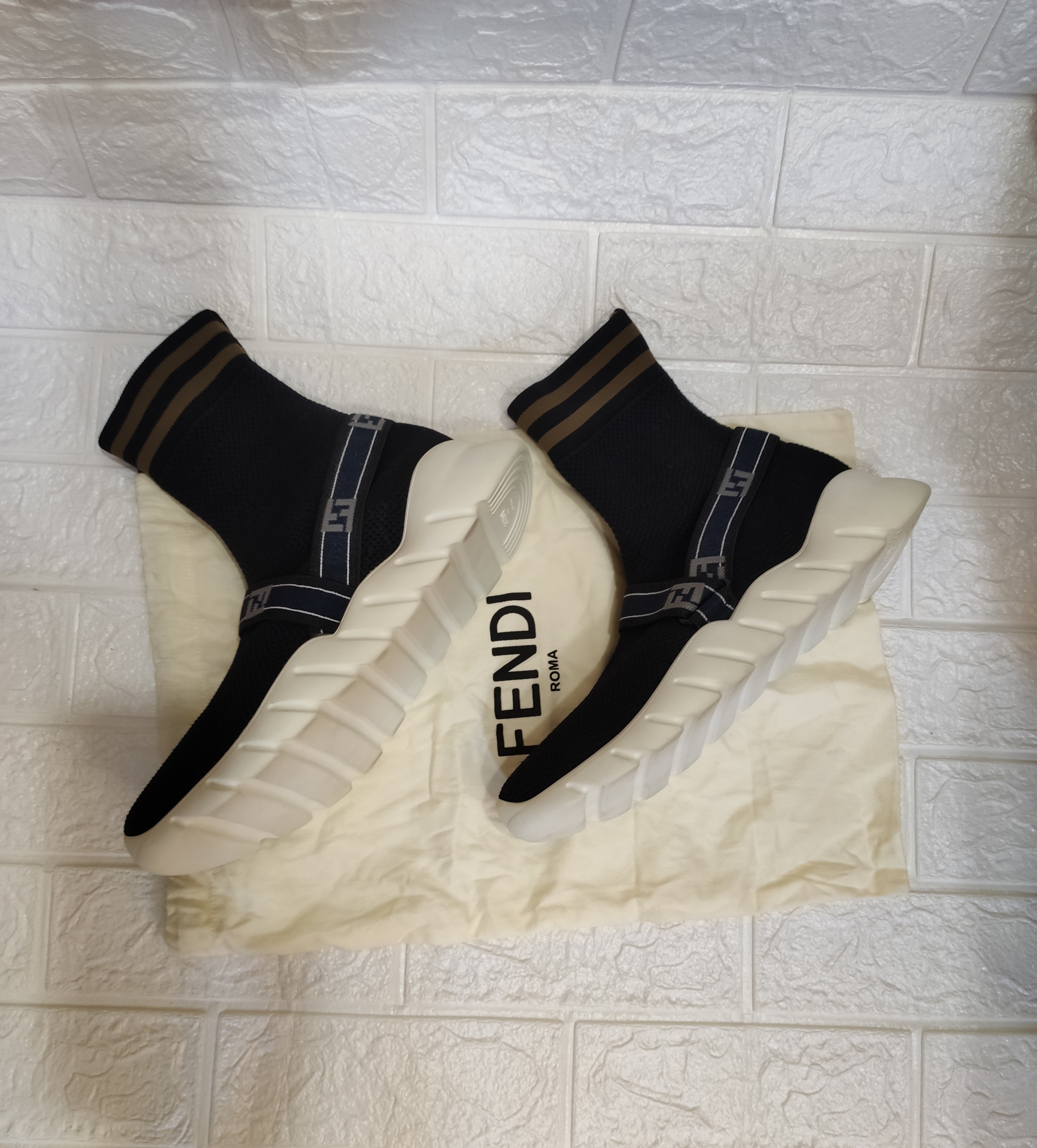 Beautiful Fendi black blue navy socks trainer - 5