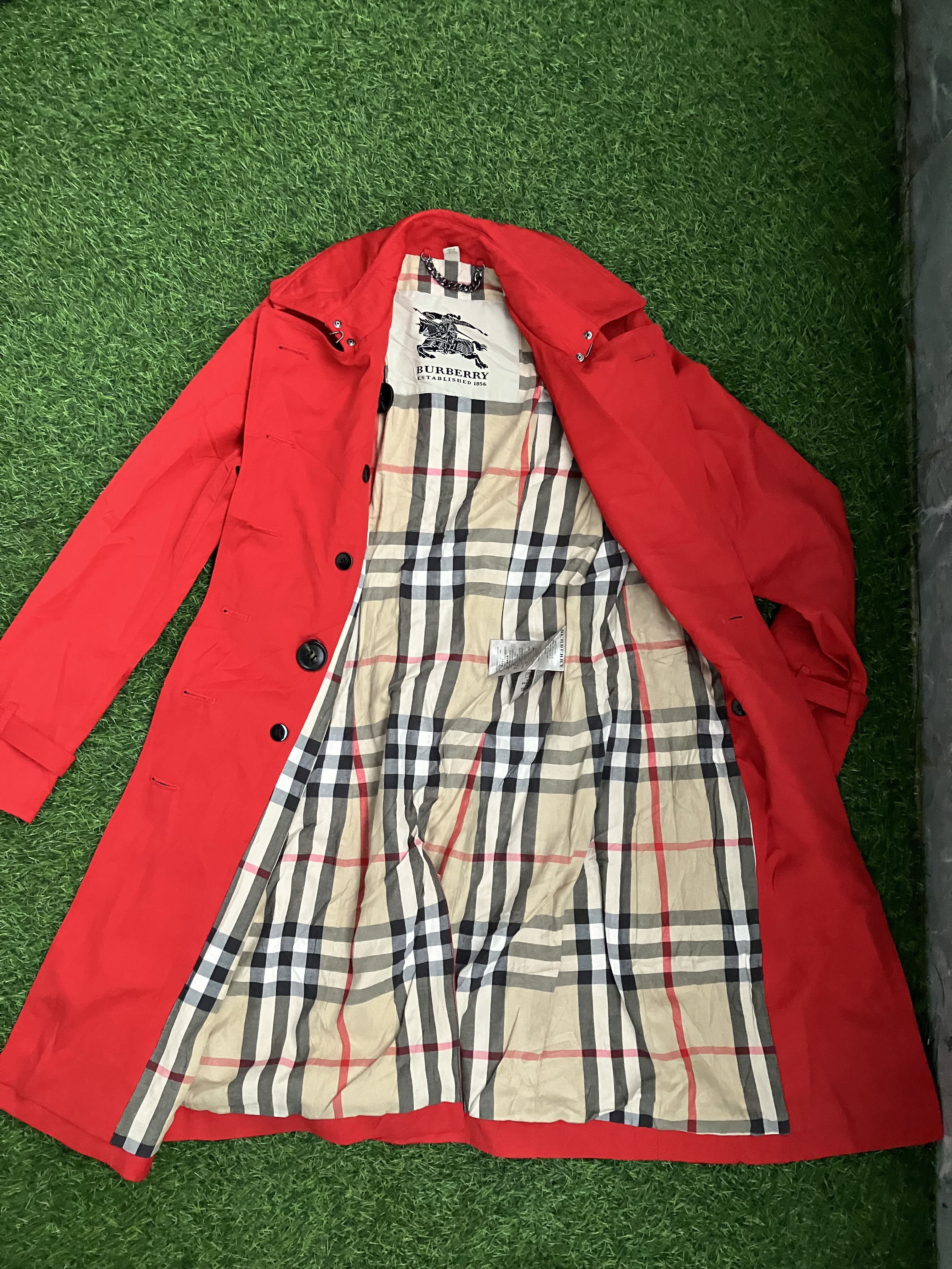 Burberry  - 7
