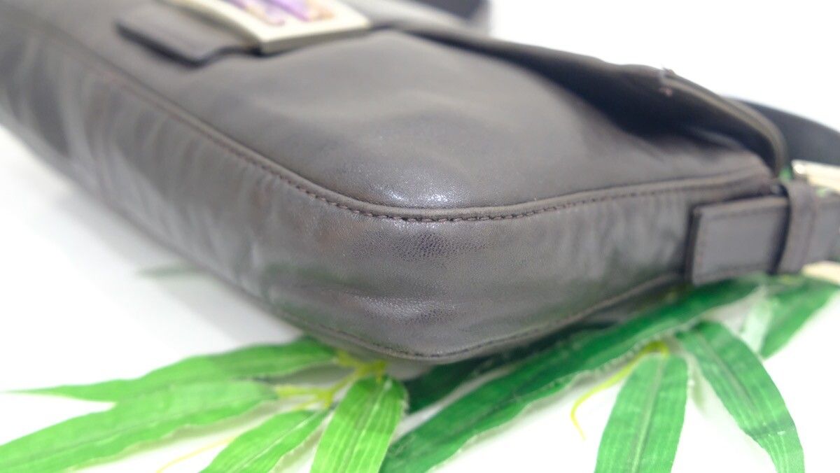Authentic vintage FENDI BAGUETTE brown leather handbag - 13