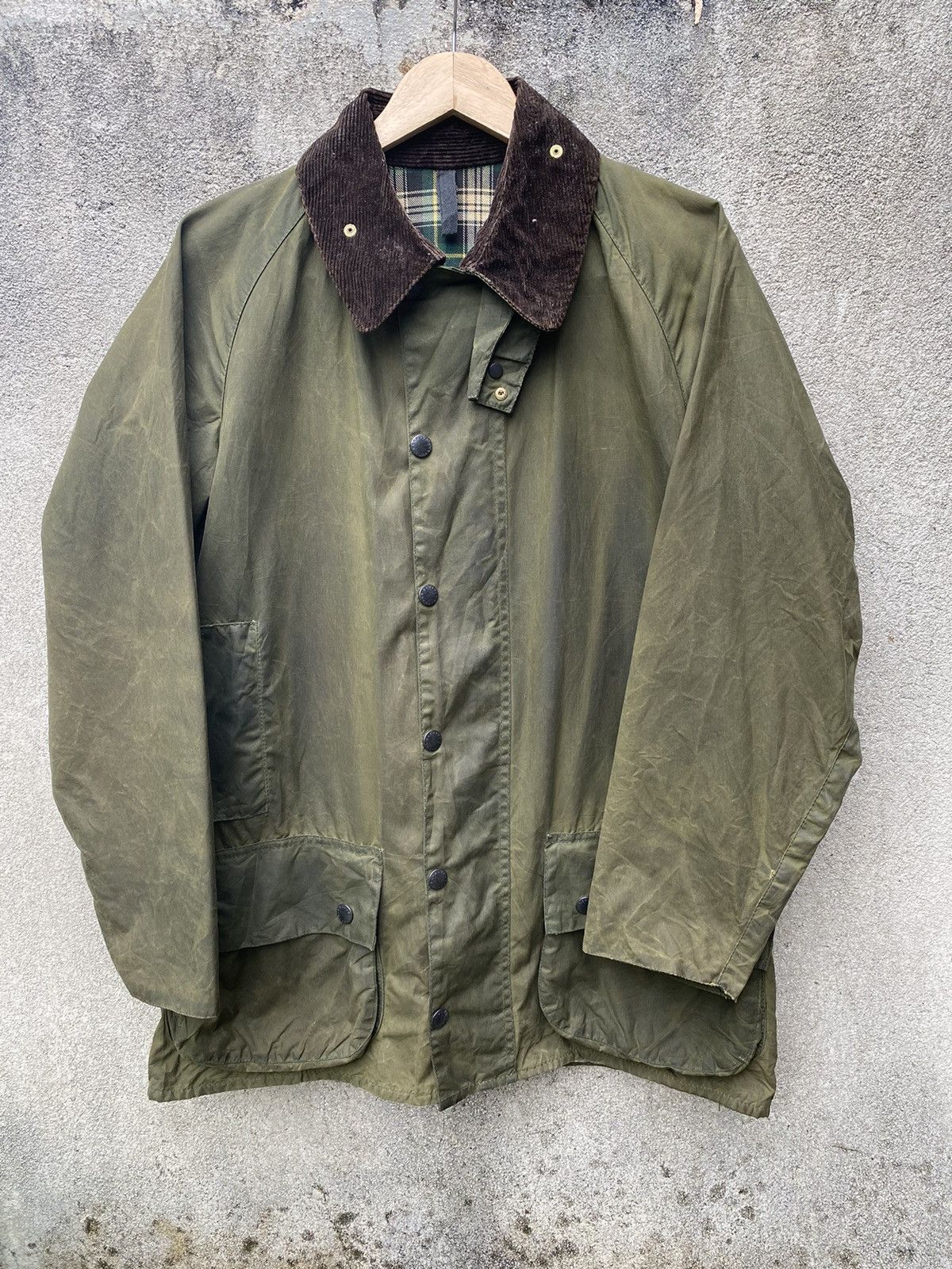 🏴󠁧󠁢󠁥󠁮󠁧󠁿 Barbour Beaufort Waxed Classic Jacket Made In England - 2