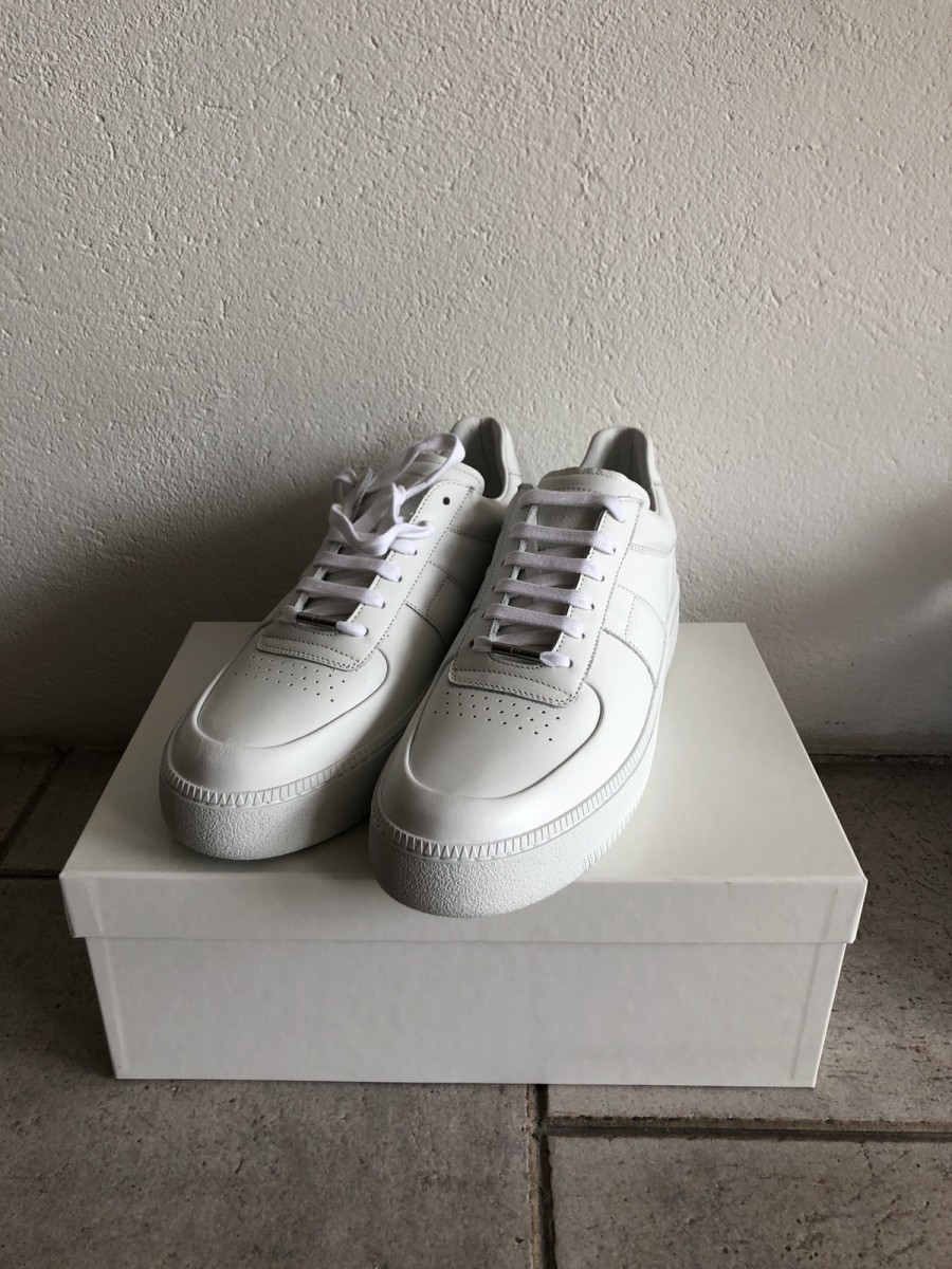 Low-Top White Sneaker - 1