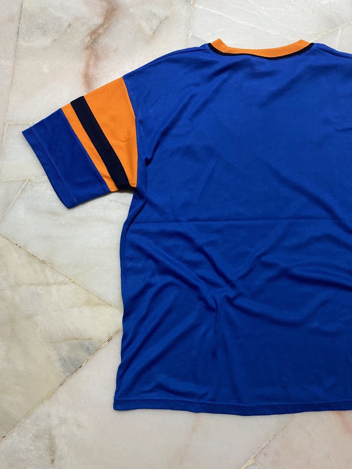 💥Vintage 90s Adidas Equipment Tshirt - 8