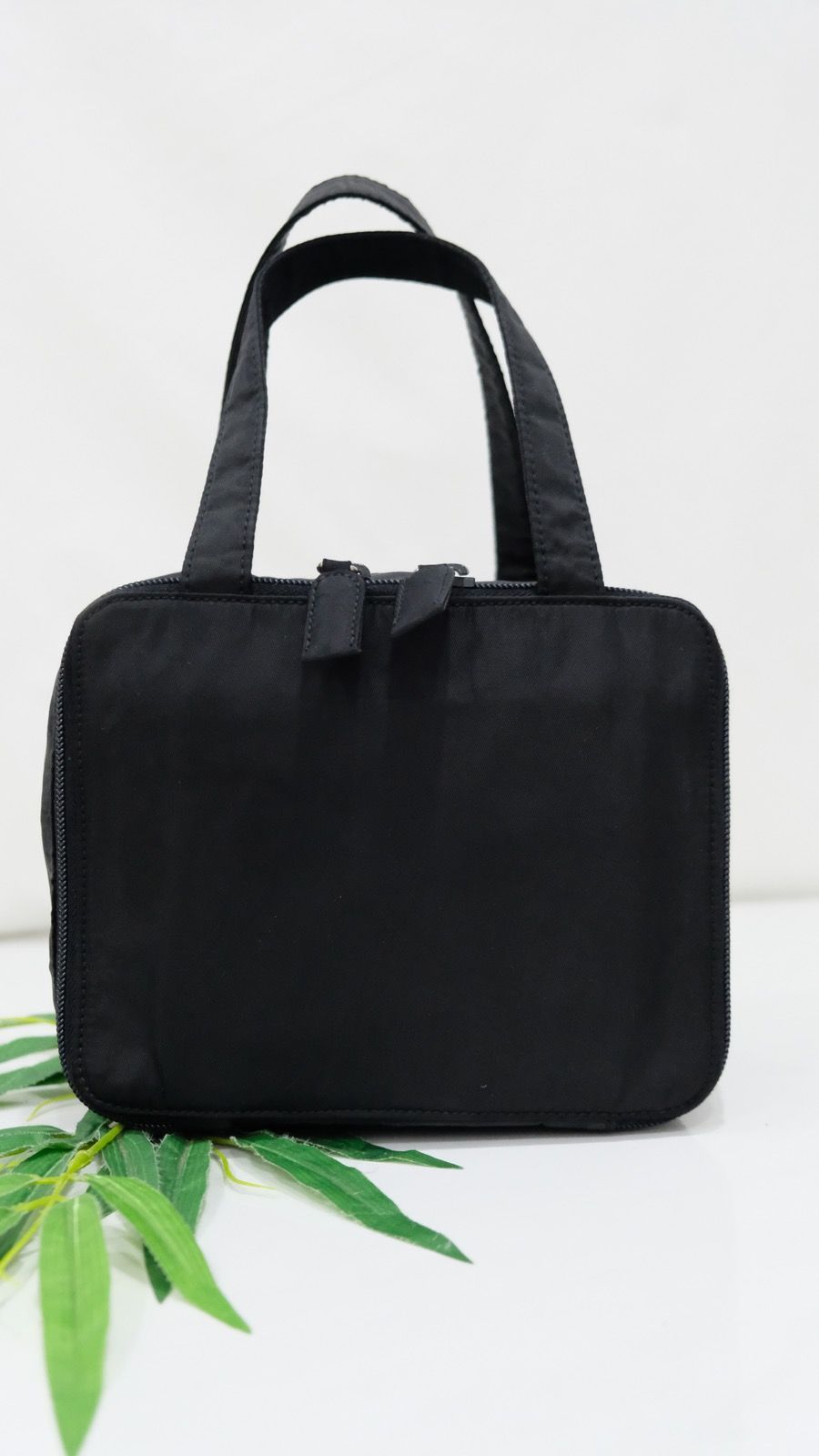 vintage Prada cosmetic/travel bag Black nylon - 3