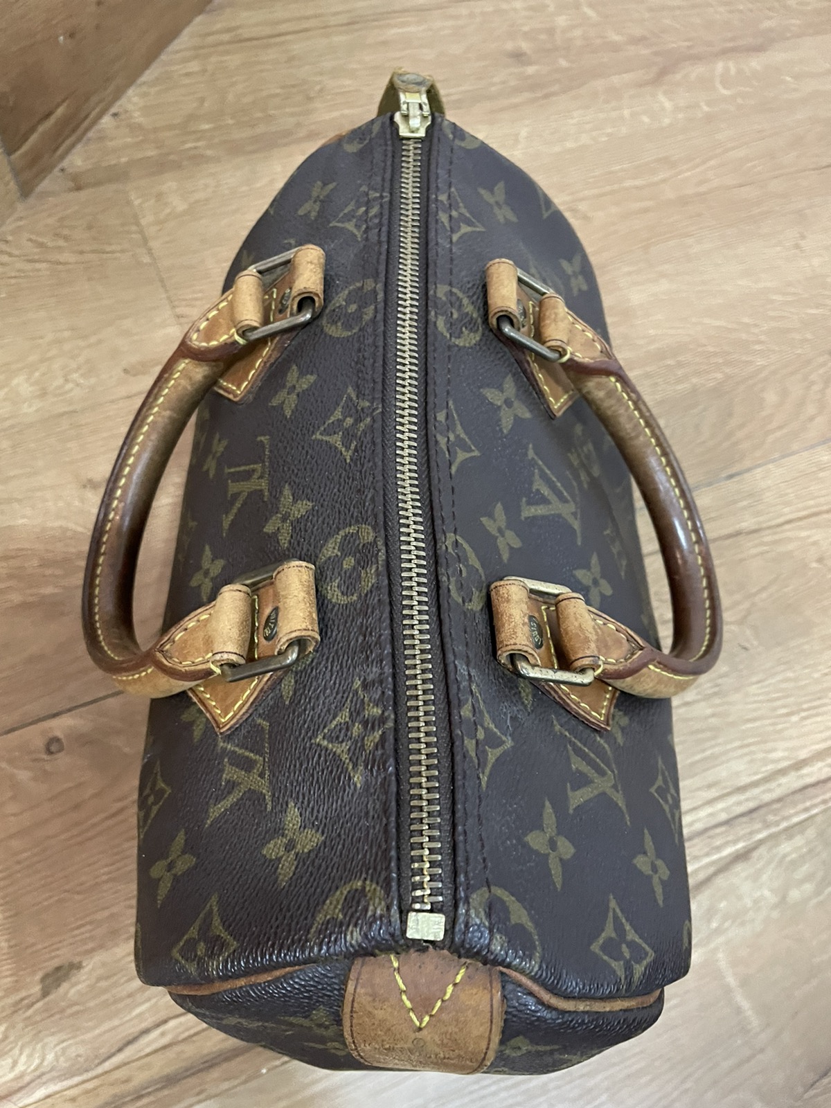 Authentic LOUIS VUITTON Speedy 25 - 8