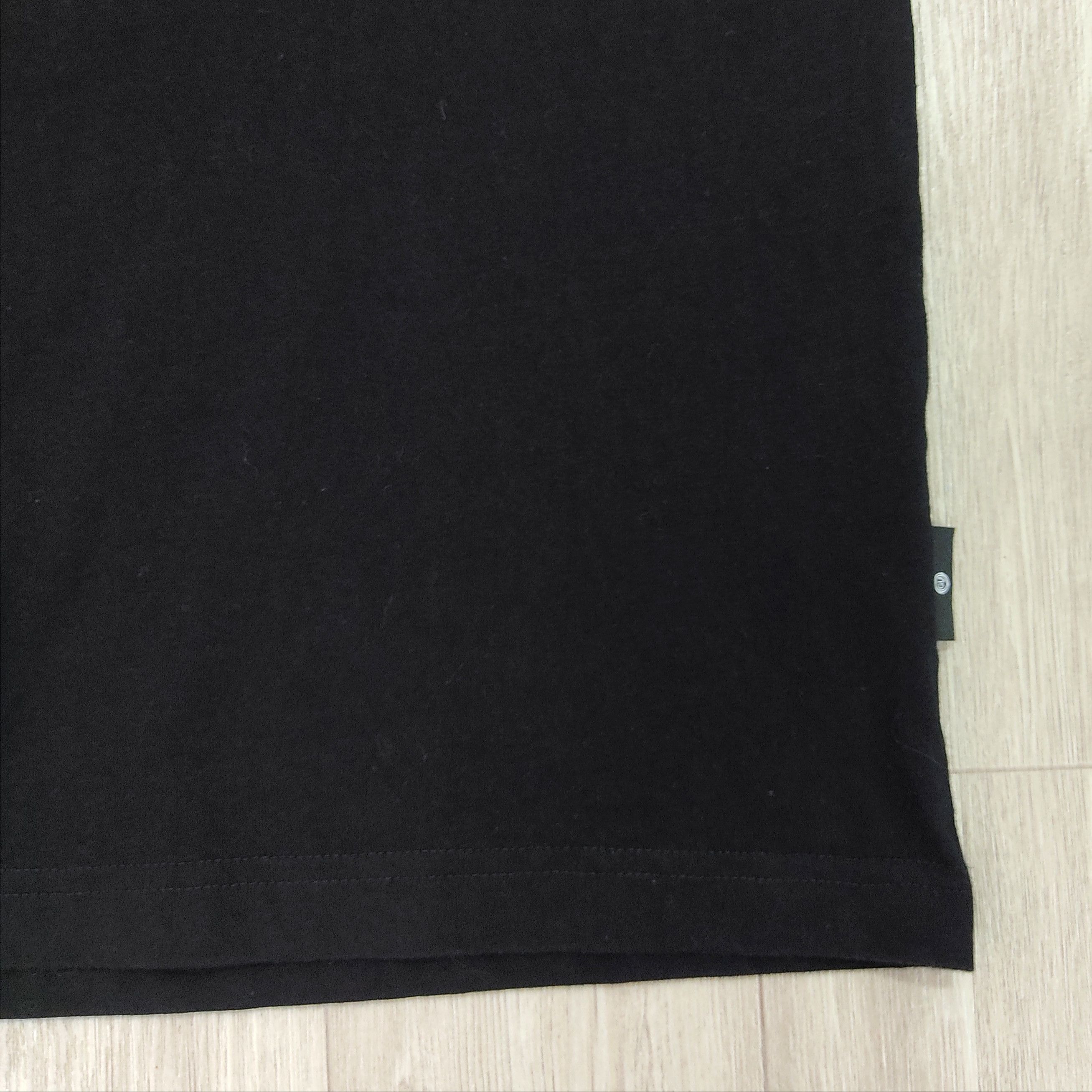 GU x UNDERCOVER Apple Freedom Oversized Black T-shirt - 7